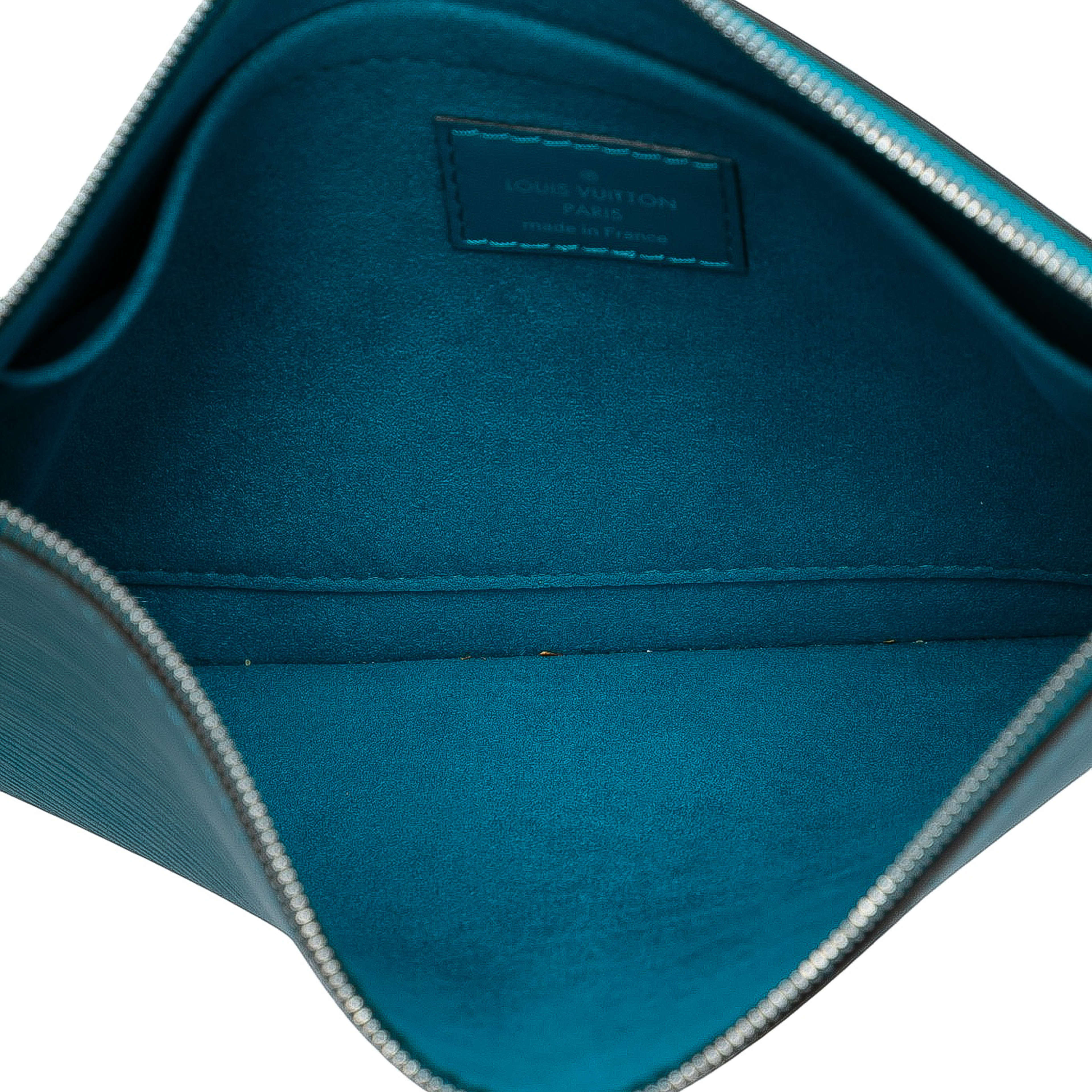 Louis Vuitton Epi Neverfull Pouch, från Luxclusif, i färgen blue. Klicka för att öppna bilden i stort format