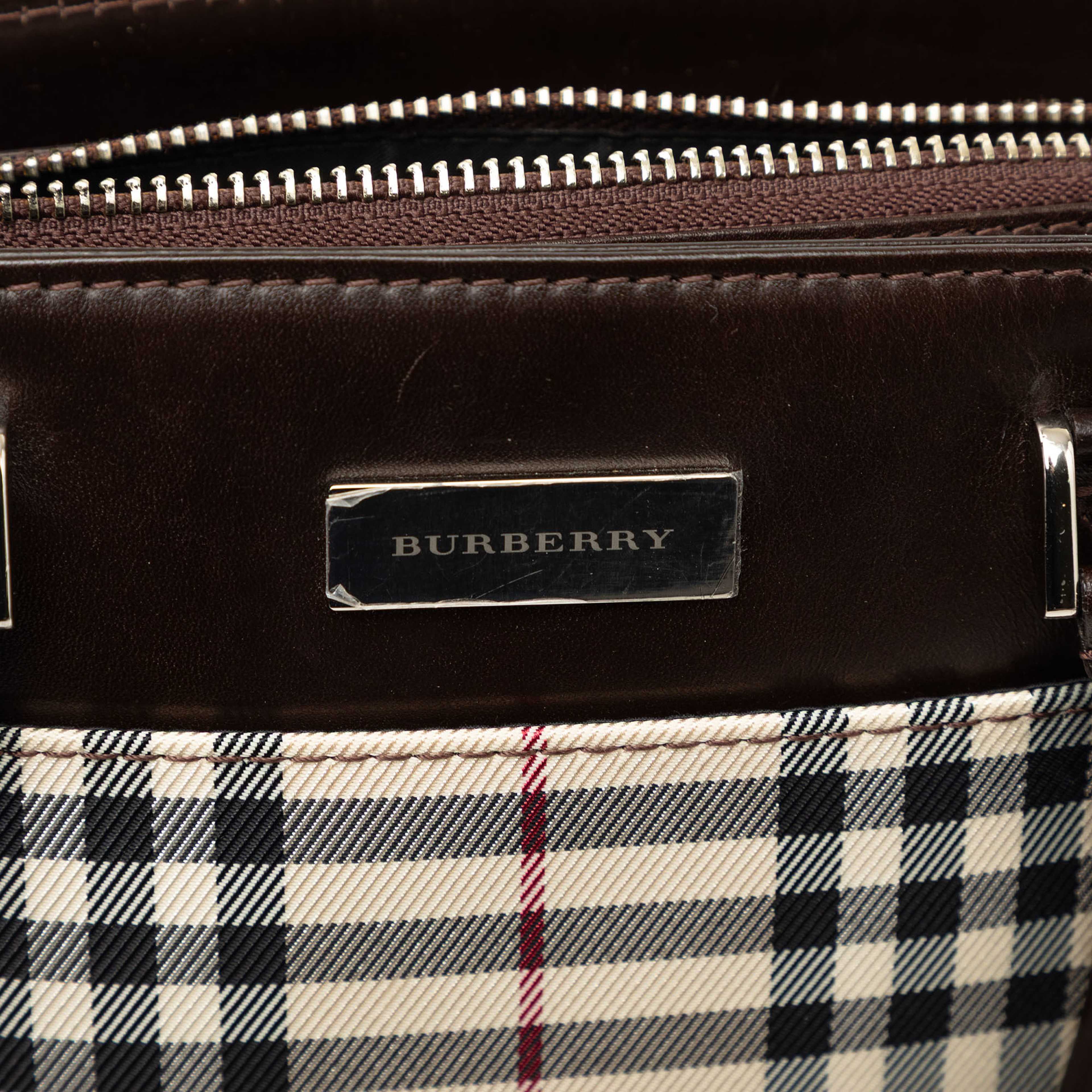 Burberry House Check Canvas Handbag, från Luxclusif, i färgen beige. Klicka för att öppna bilden i stort format