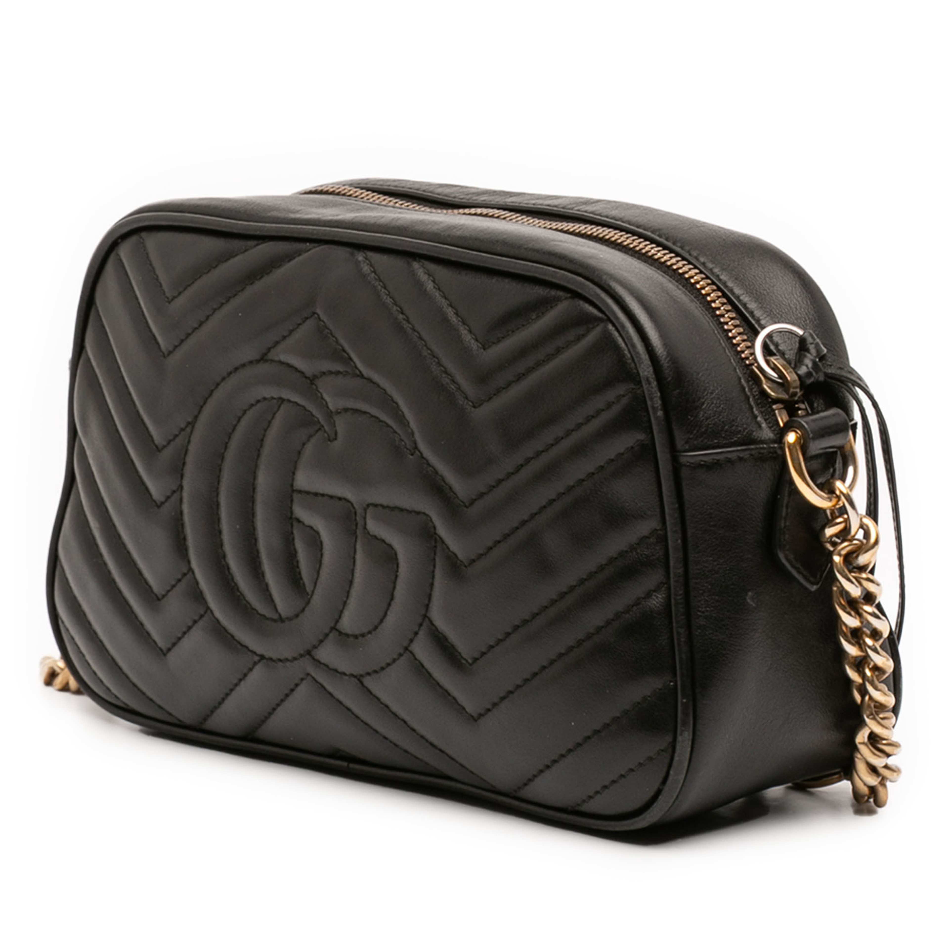 Gucci Small Gg Marmont Matelasse Leather Crossbody, från Luxclusif, i färgen black. Klicka för att öppna bilden i stort format