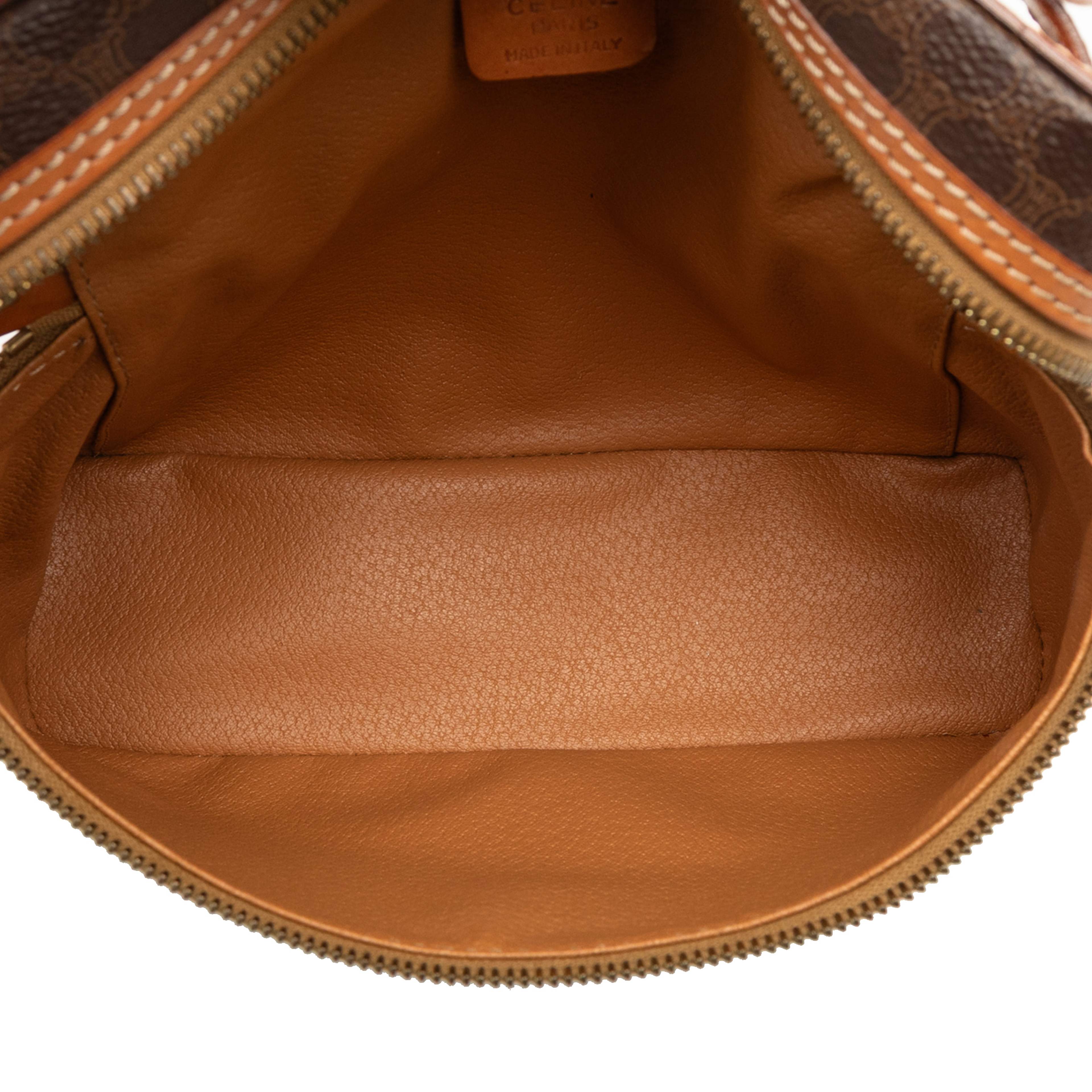 Celine Macadam Coated Canvas Vanity Bag, från Luxclusif, i färgen brown. Klicka för att öppna bilden i stort format