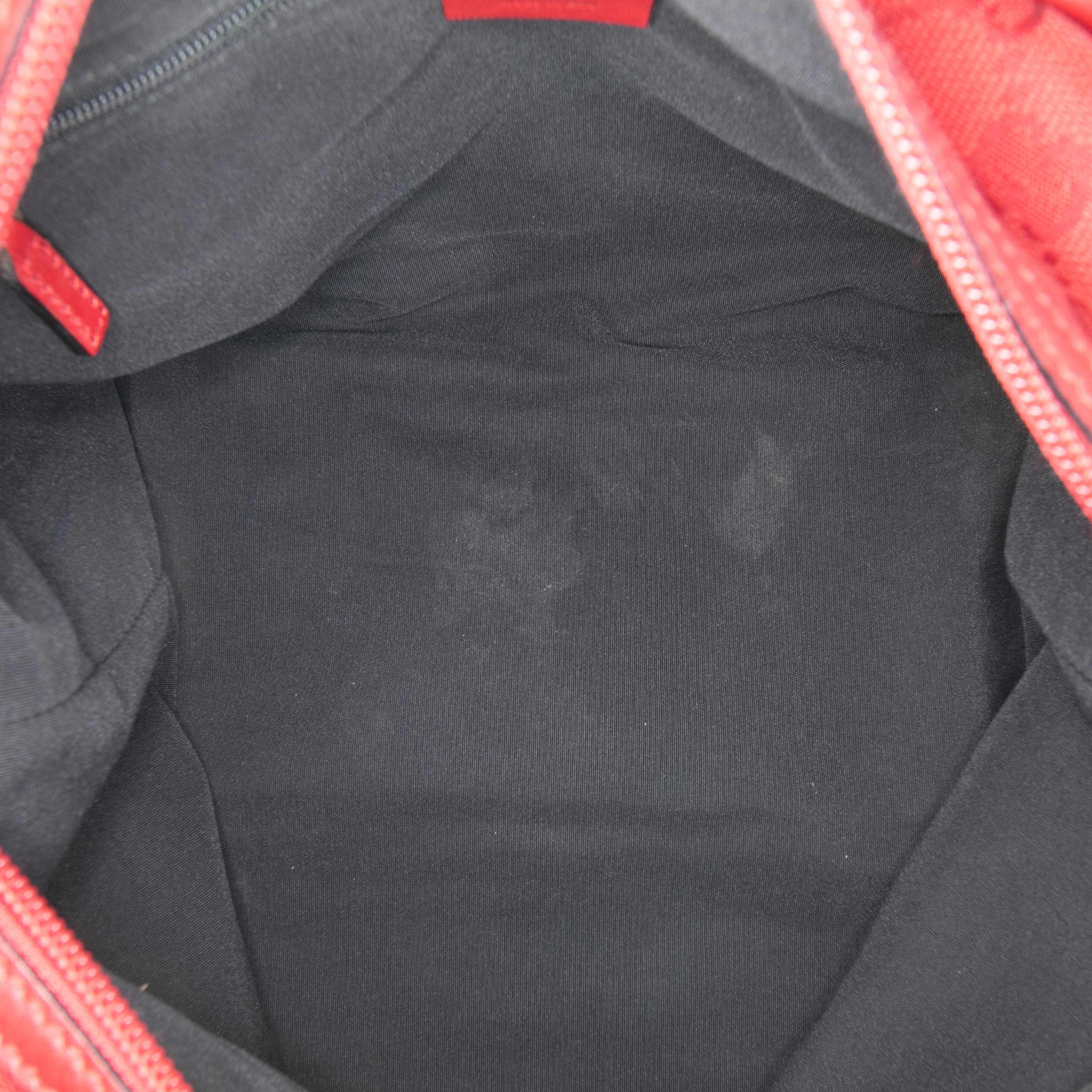 Gucci Gg Canvas Boston Bag, från Luxclusif, i färgen red. Klicka för att öppna bilden i stort format