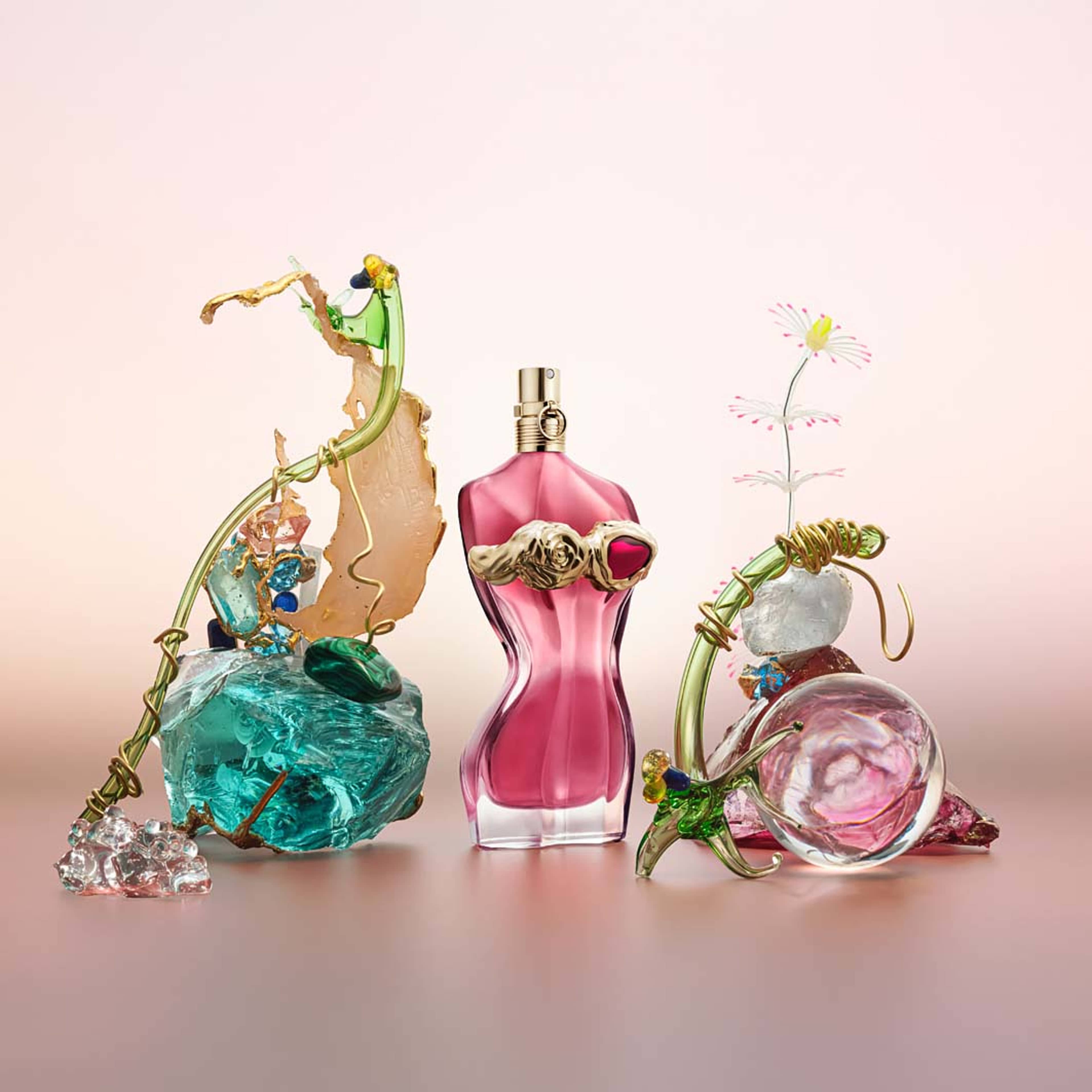 LA BELLE ROSEA Eau de parfum, från Jean Paul Gaultier. Klicka för att öppna bilden i stort format