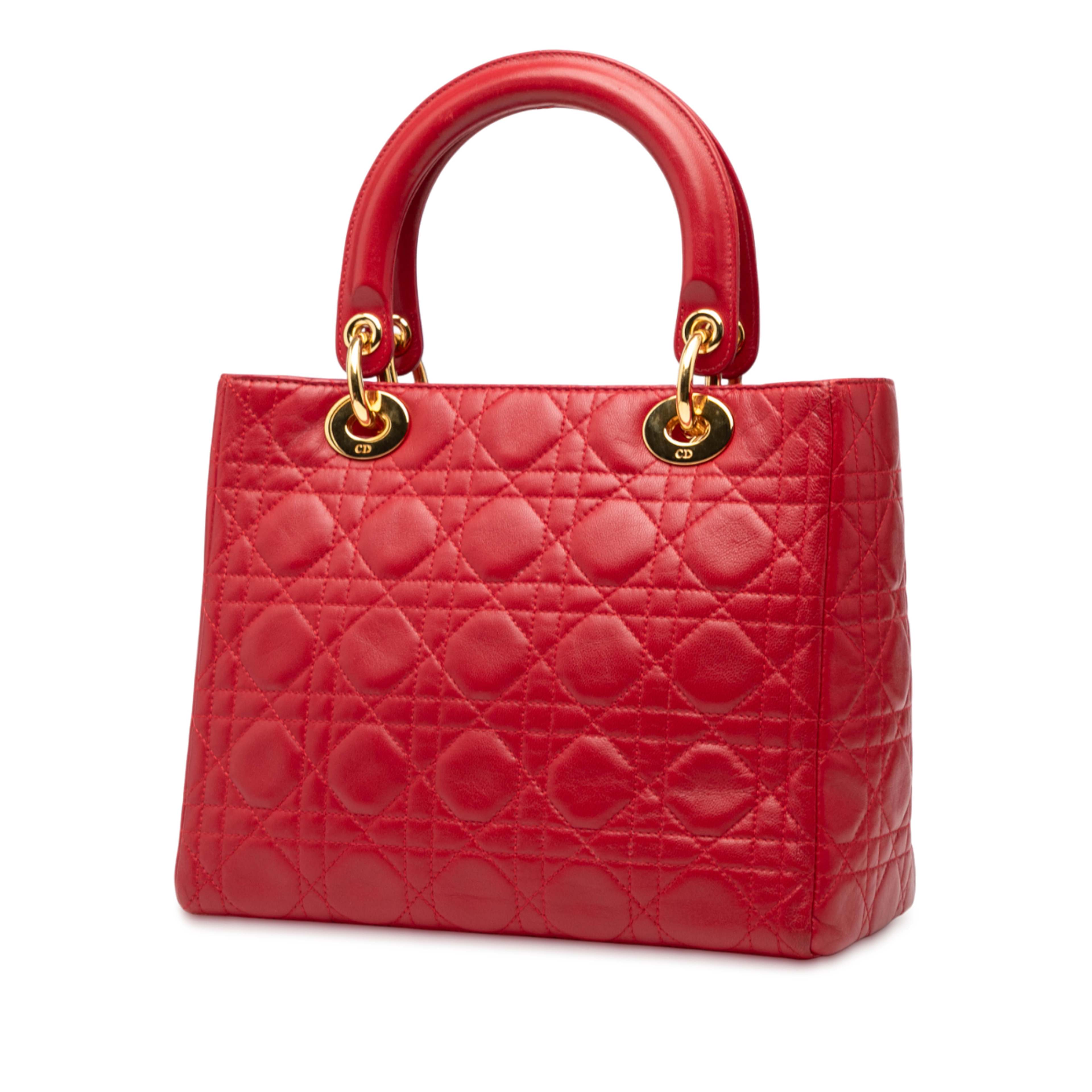 Dior Medium Lambskin Cannage Lady Dior, från Luxclusif, i färgen red. Klicka för att öppna bilden i stort format