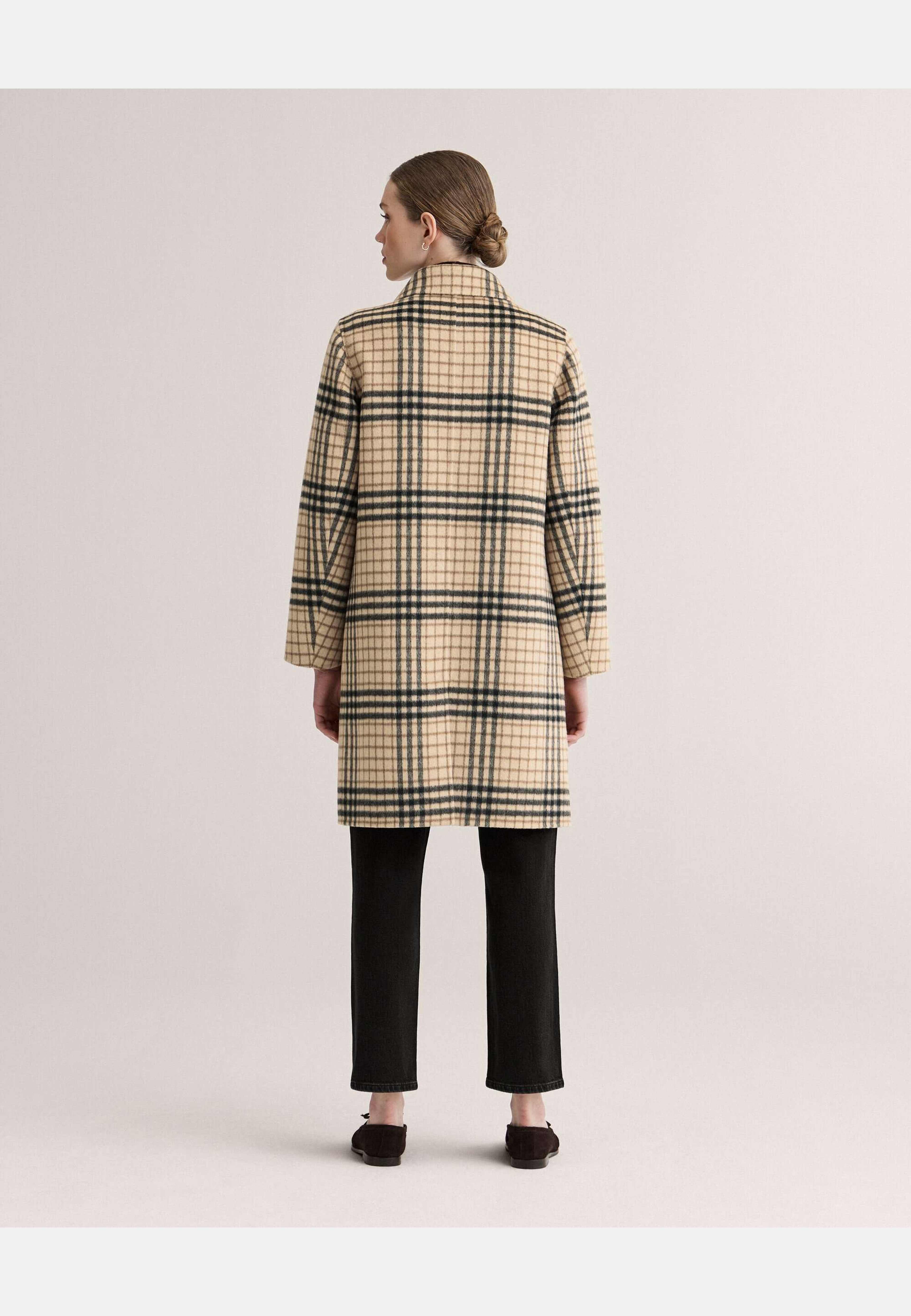 Wilma Checked Coat, från Newhouse, i färgen kamel. Klicka för att öppna bilden i stort format