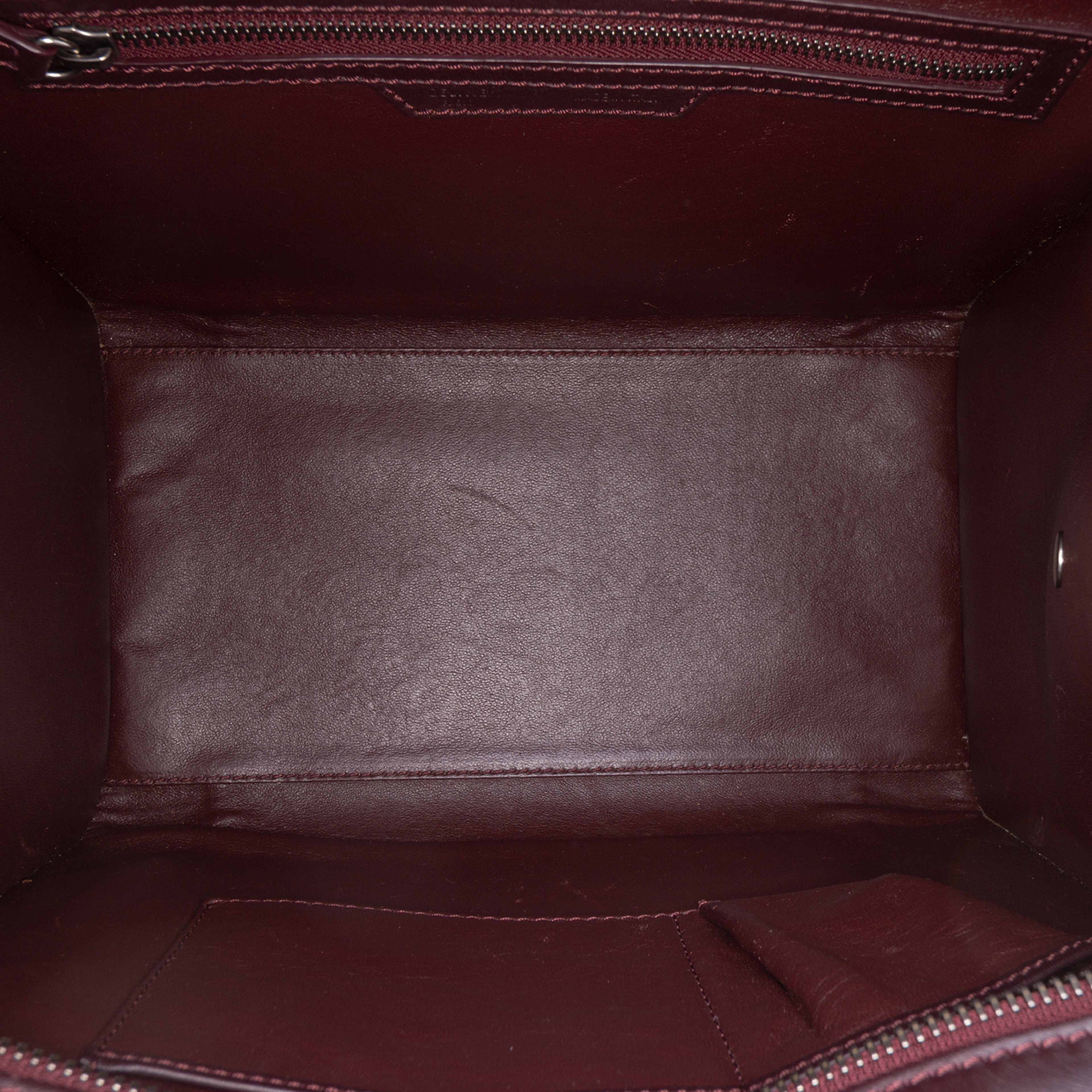 Celine Mini Smooth Calfskin Luggage Tote, från Luxclusif, i färgen burgundy. Klicka för att öppna bilden i stort format