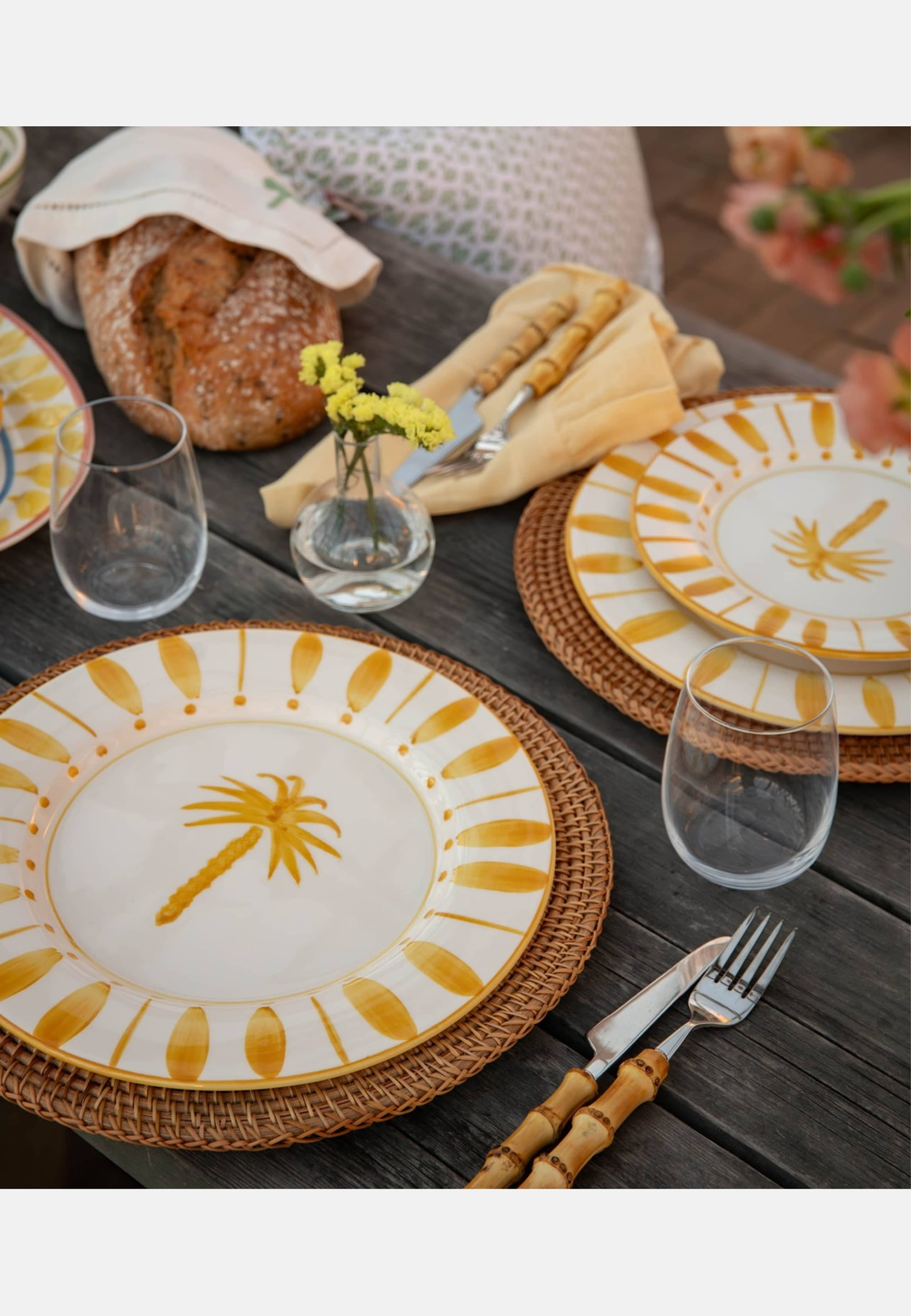 Cannes Assiett - 22 Cm, från Pick A Poppy, i färgen yellow. Klicka för att öppna bilden i stort format
