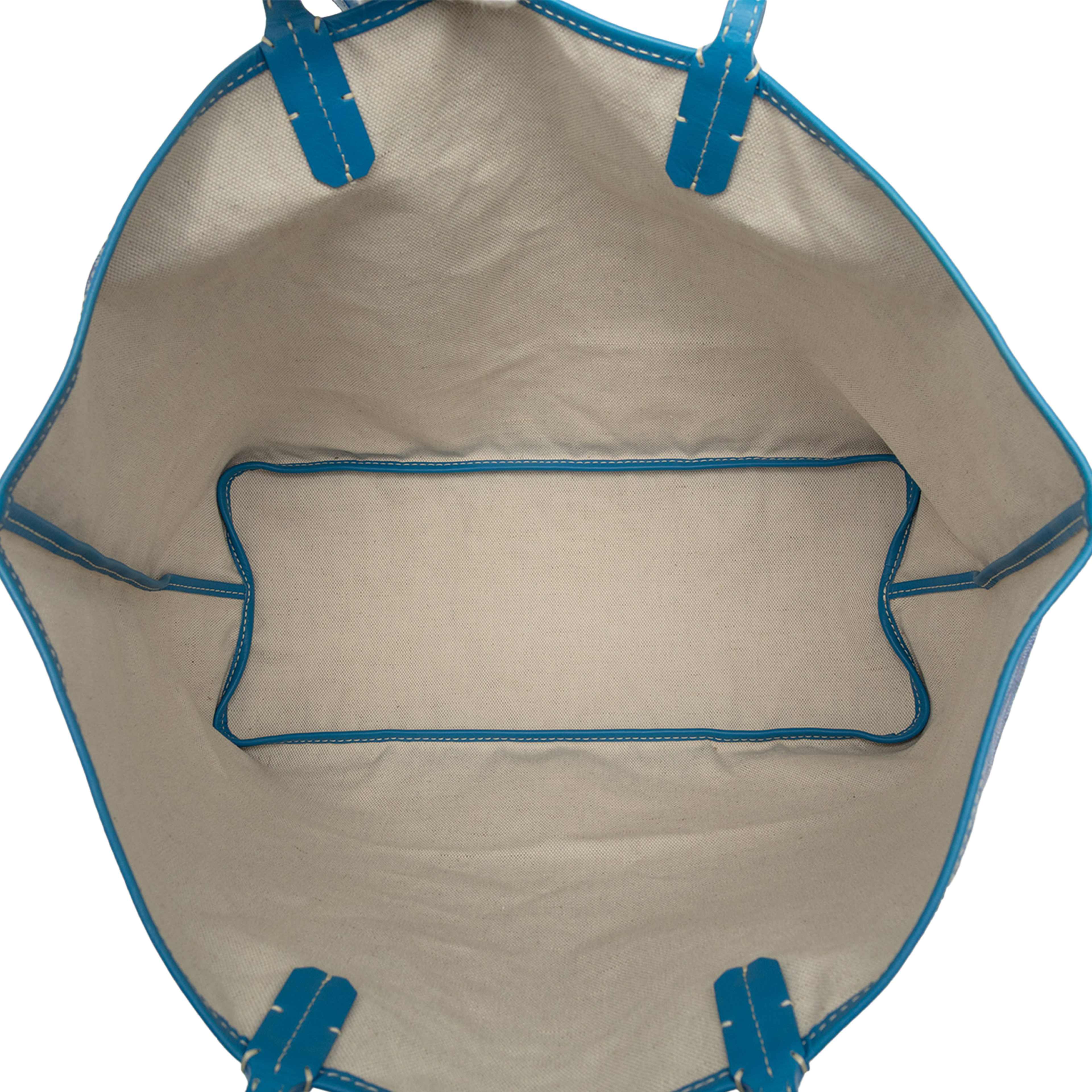 Goyard Goyardine Saint Louis Pm, från Luxclusif, i färgen blue. Klicka för att öppna bilden i stort format