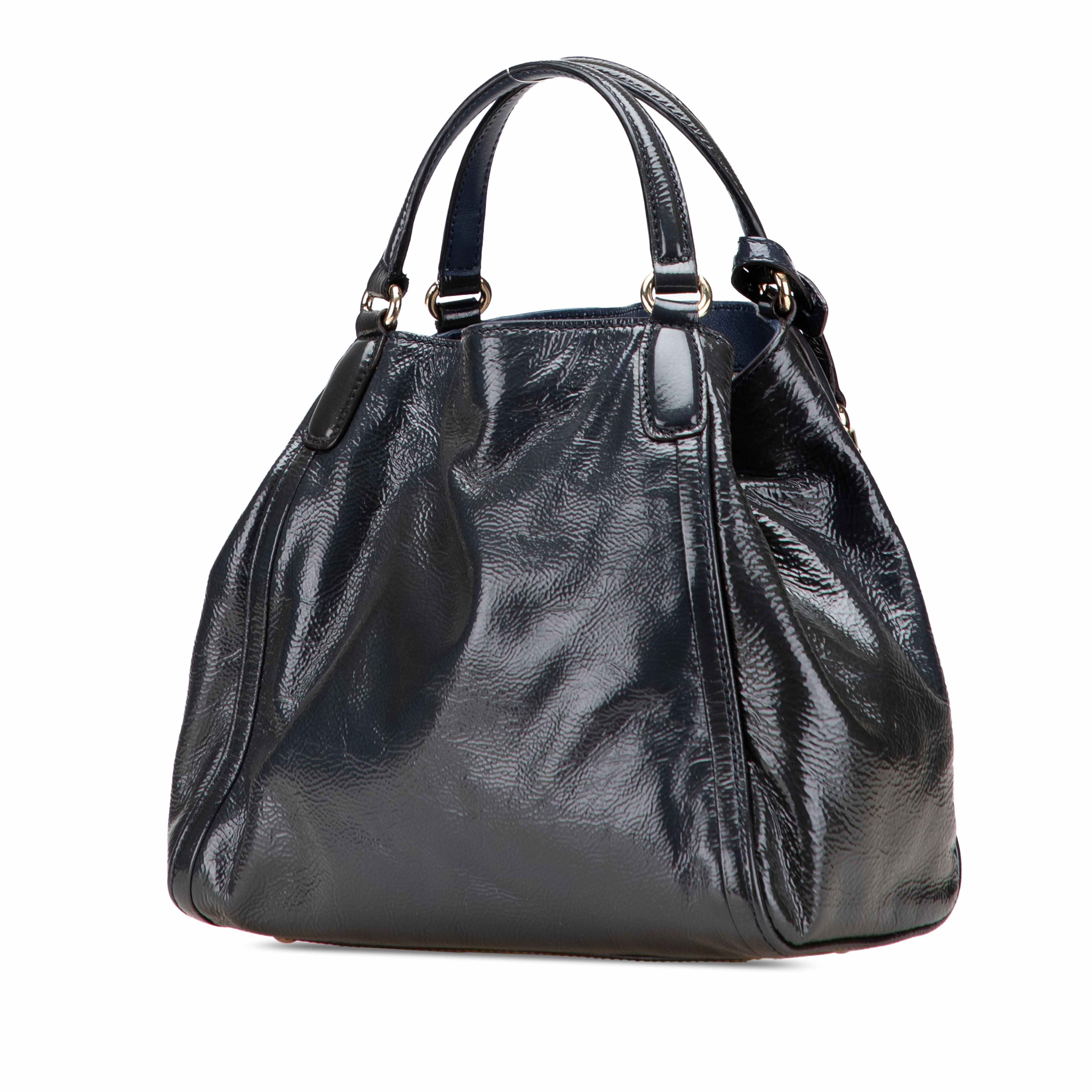 Gucci Small Patent Soho Satchel, från Luxclusif, i färgen blå. Klicka för att öppna bilden i stort format