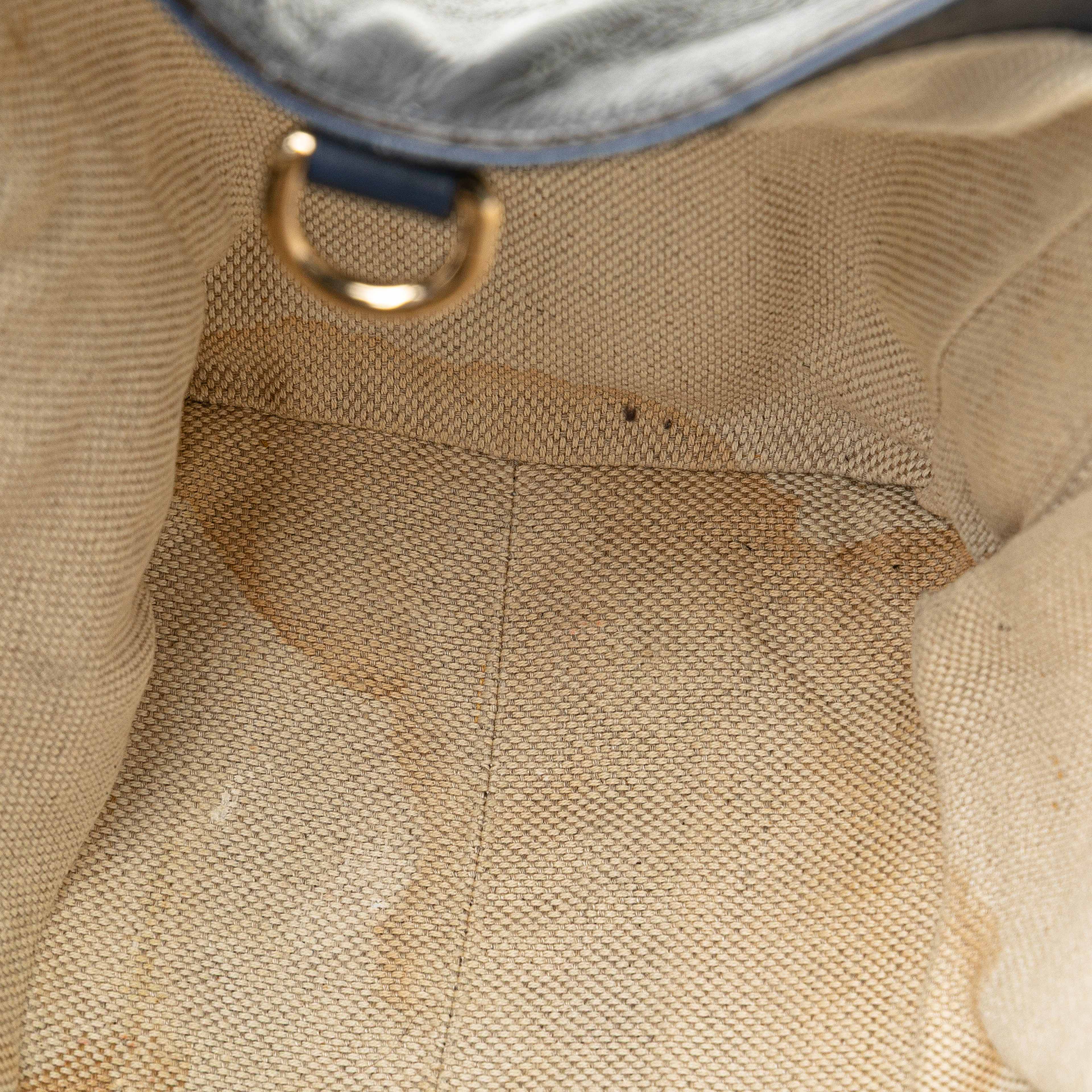 Gucci Small Patent Soho Satchel, från Luxclusif, i färgen blå. Klicka för att öppna bilden i stort format