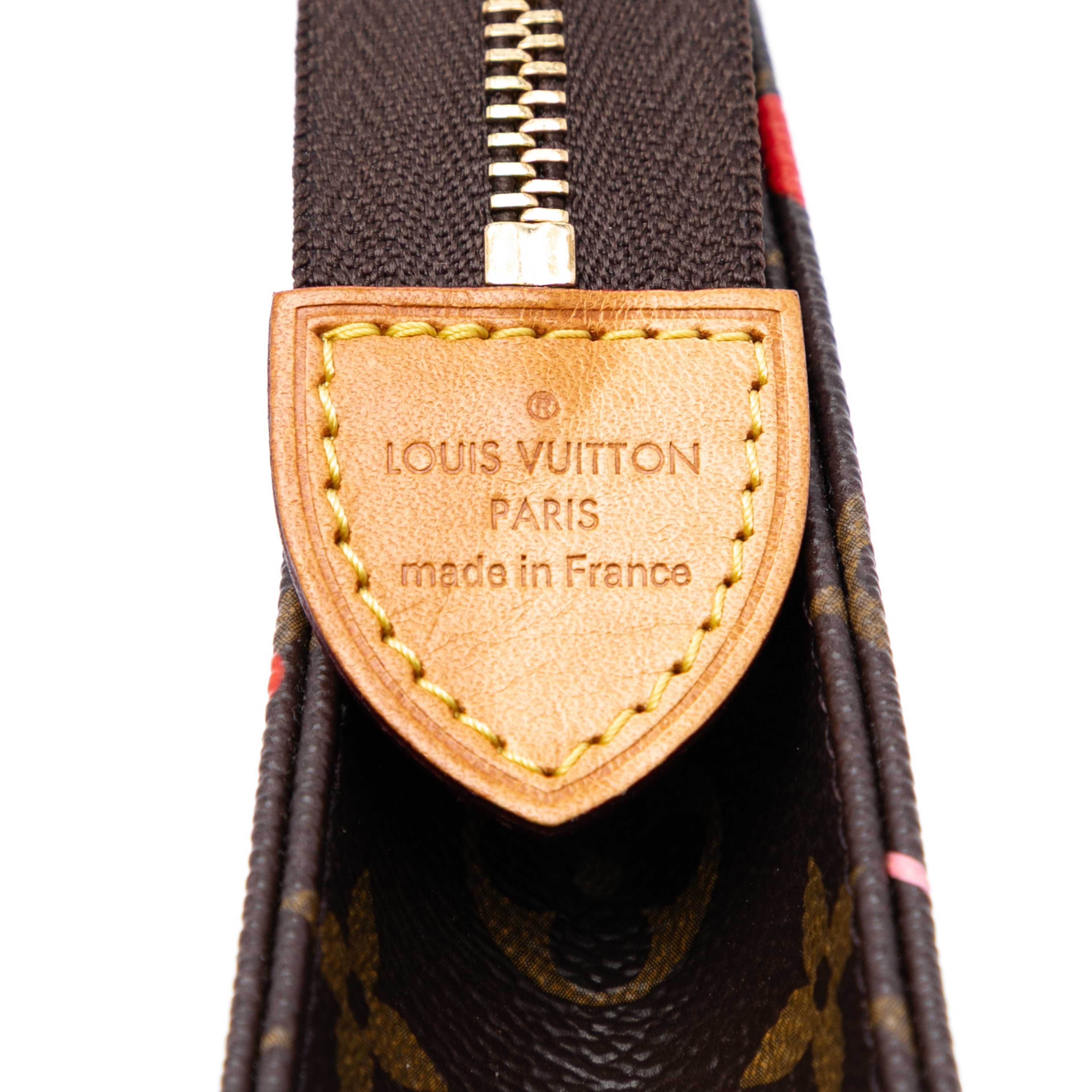 Louis Vuitton Monogram Jungle Dots Toiletry Pouch 26, från Luxclusif, i färgen brown. Klicka för att öppna bilden i stort format