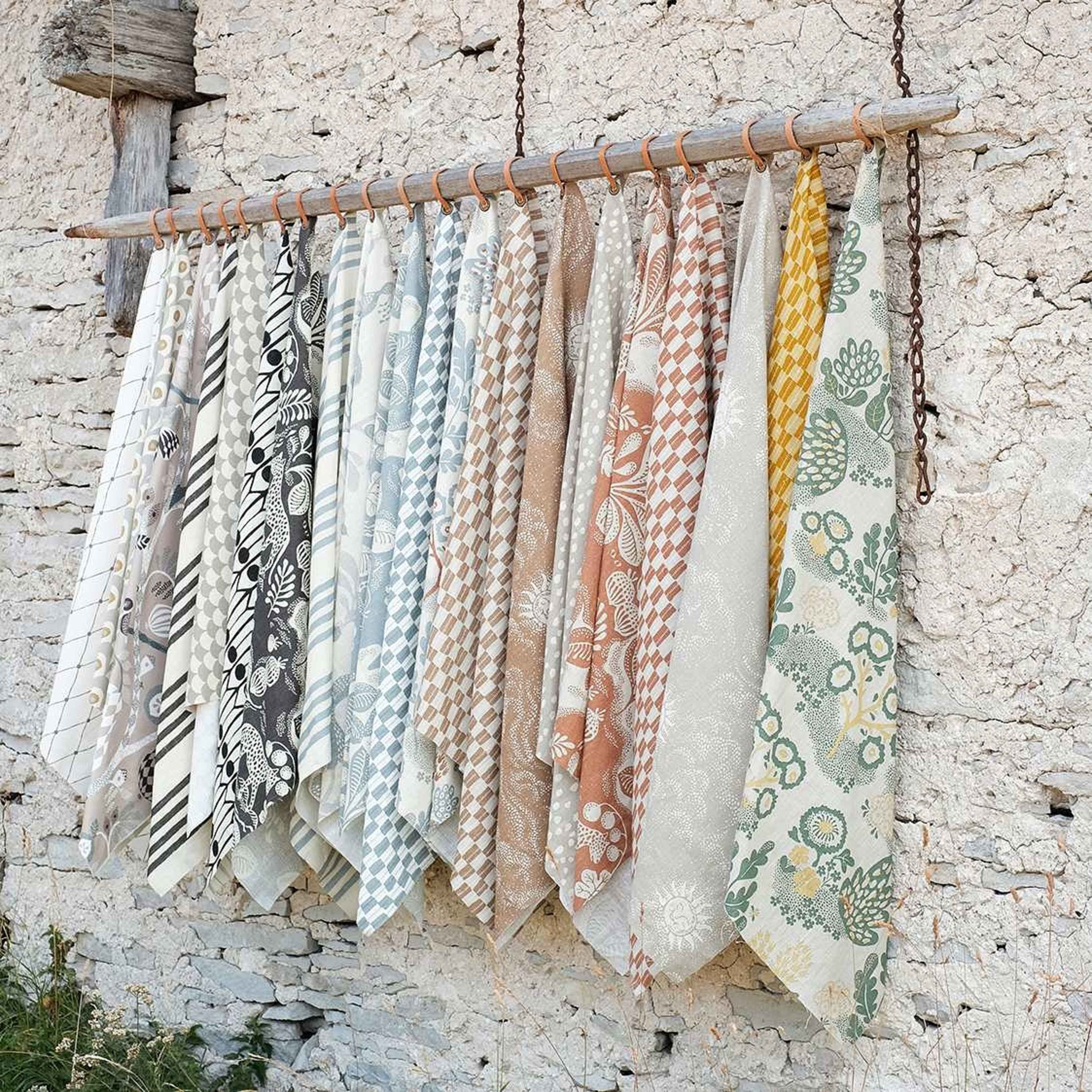 Löpmetertyg May - Sand/forest Green/rye