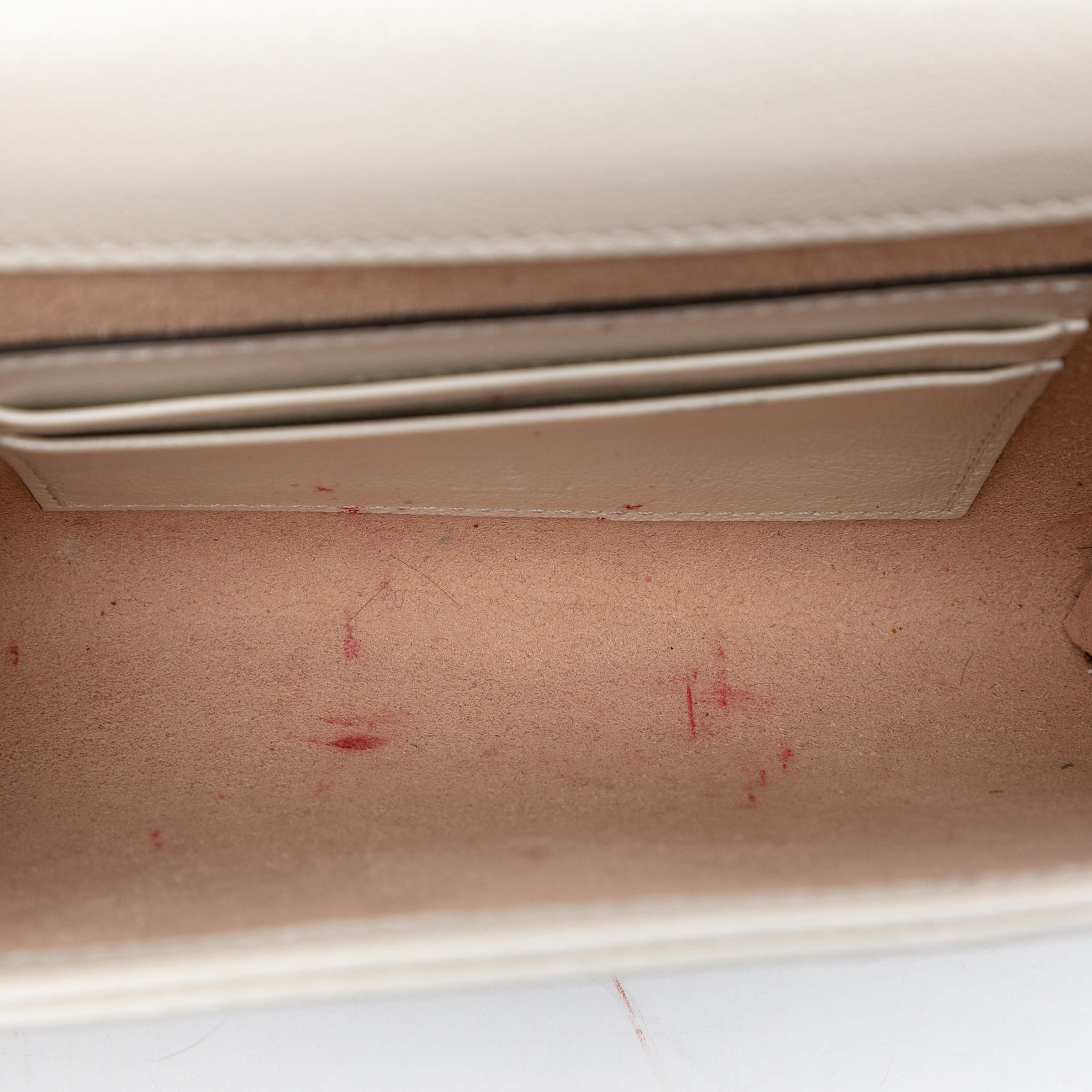 Gucci Mini Leather Rajah Web Chain Crossbody, från Luxclusif, i färgen white. Klicka för att öppna bilden i stort format