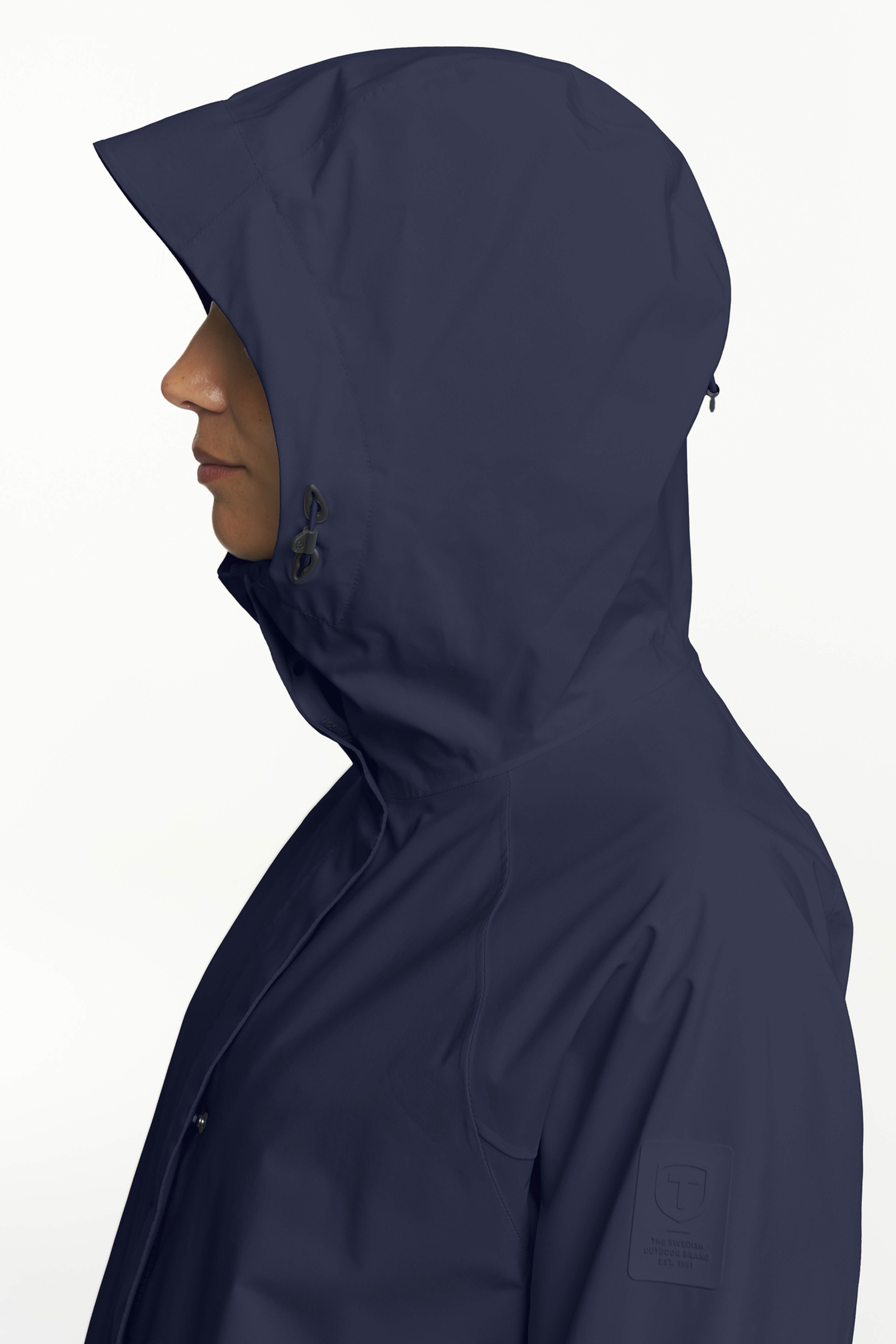 Mable Parka Women, från Tenson, i färgen mörk marinblå. Klicka för att öppna bilden i stort format