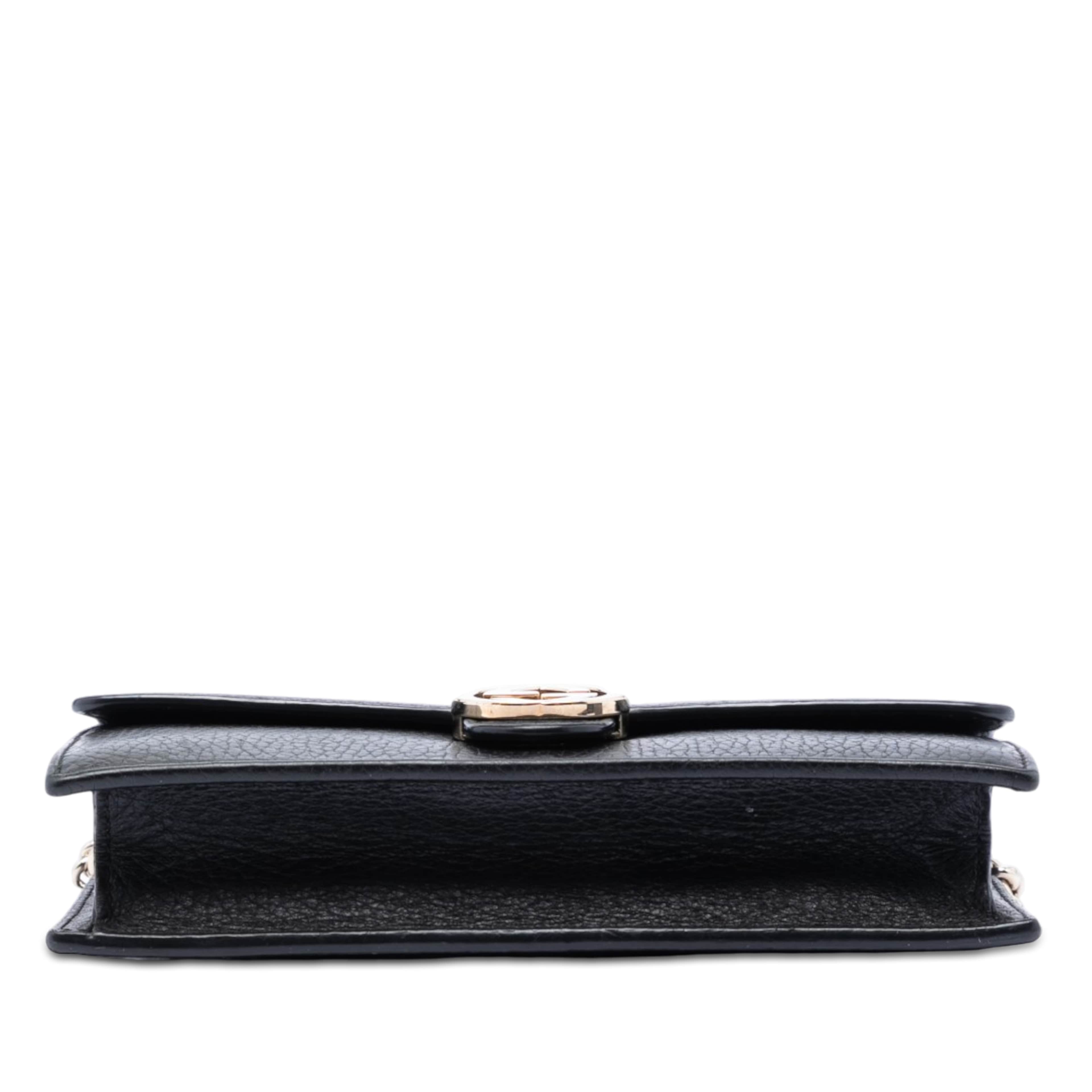 Gucci Dollar Calfskin Interlocking G Wallet On Chain, från Luxclusif, i färgen svart. Klicka för att öppna bilden i stort format
