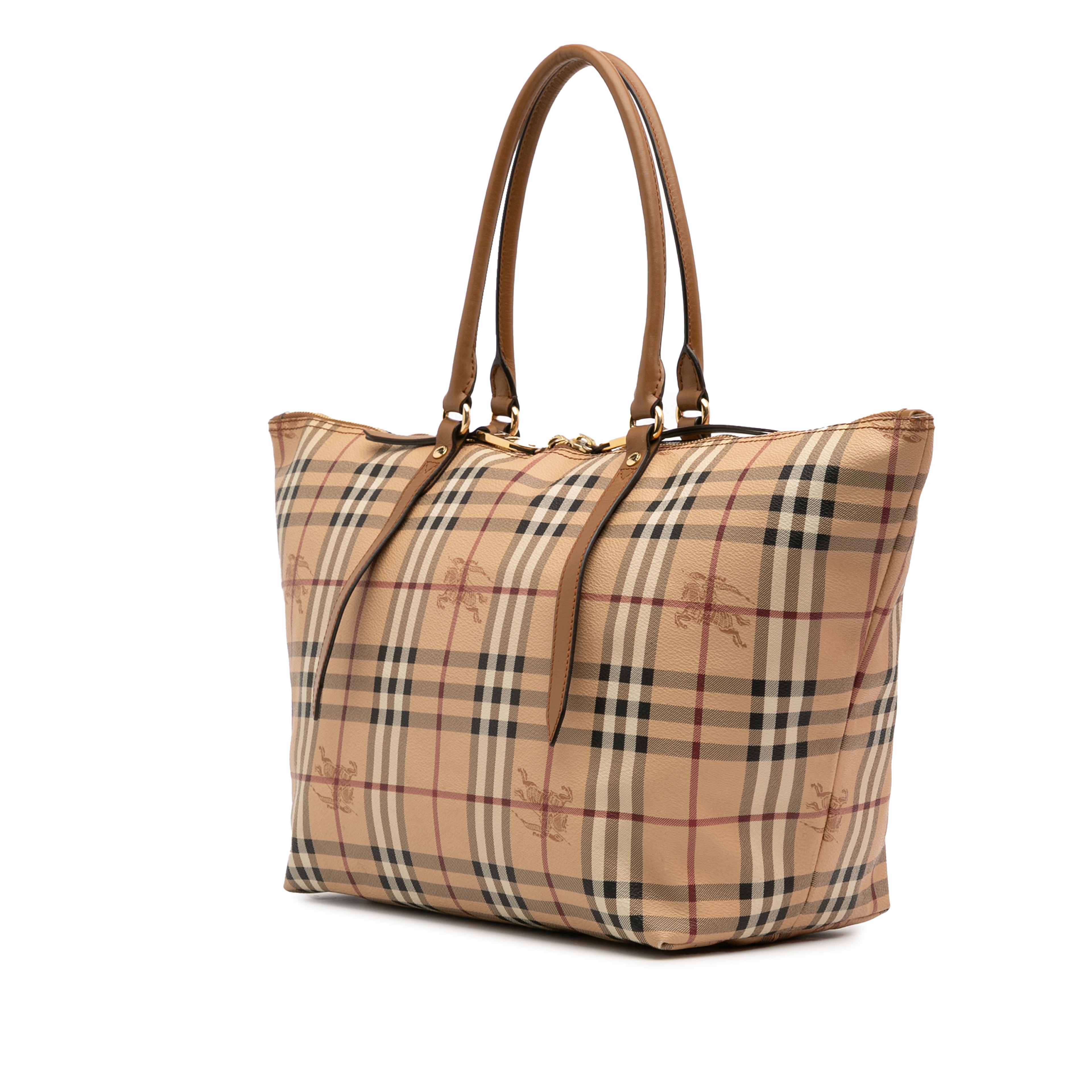 Burberry Medium Haymarket Check Coated Canvas Salisbury Tote, från Luxclusif, i färgen beige. Klicka för att öppna bilden i stort format