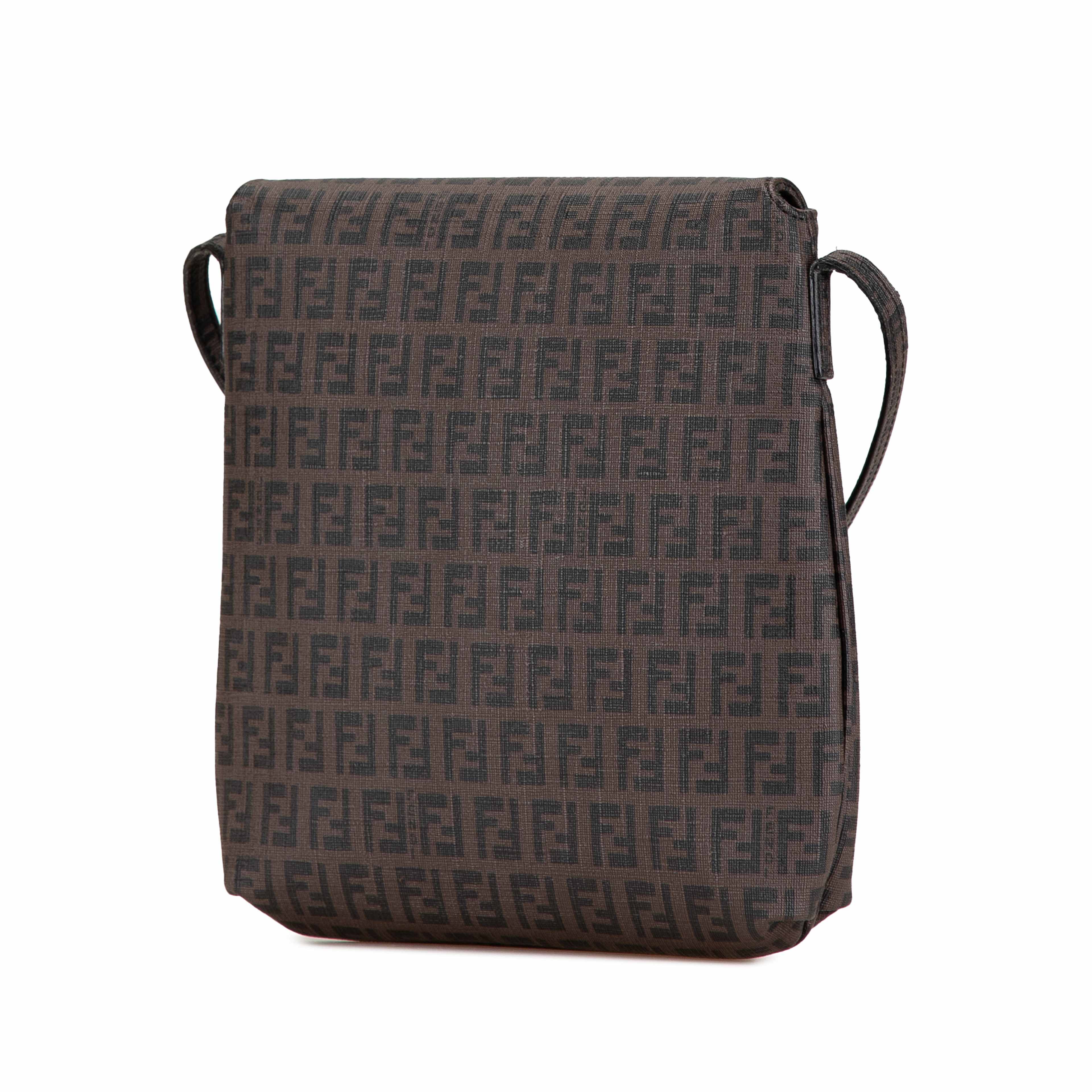 Fendi Zucchino Spalmati Crossbody, från Luxclusif, i färgen brun. Klicka för att öppna bilden i stort format