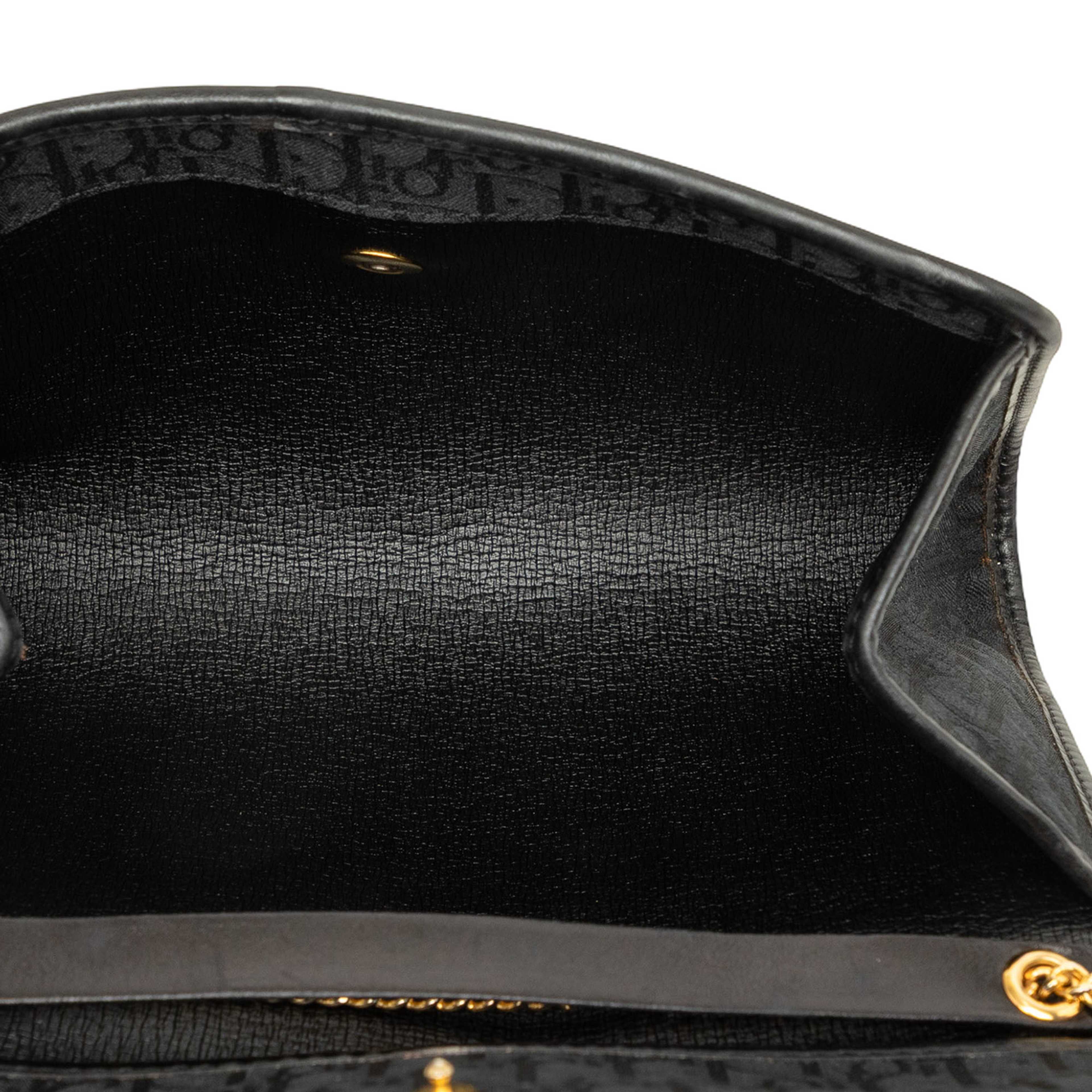 Dior Diorissimo Trotter Canvas Chain Shoulder Bag, från Luxclusif, i färgen svart. Klicka för att öppna bilden i stort format