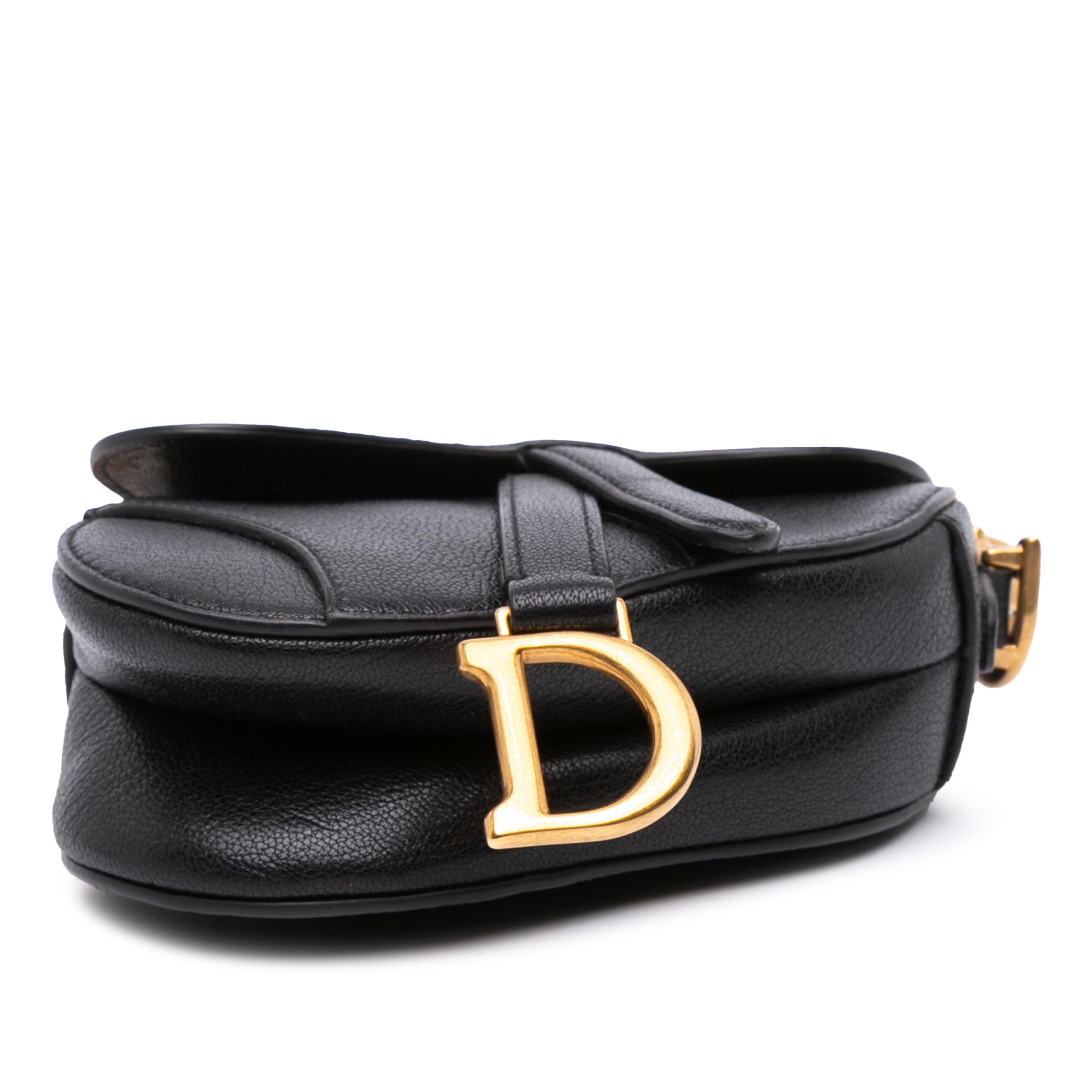 Dior Micro Goatskin Saddle, från Luxclusif, i färgen black.