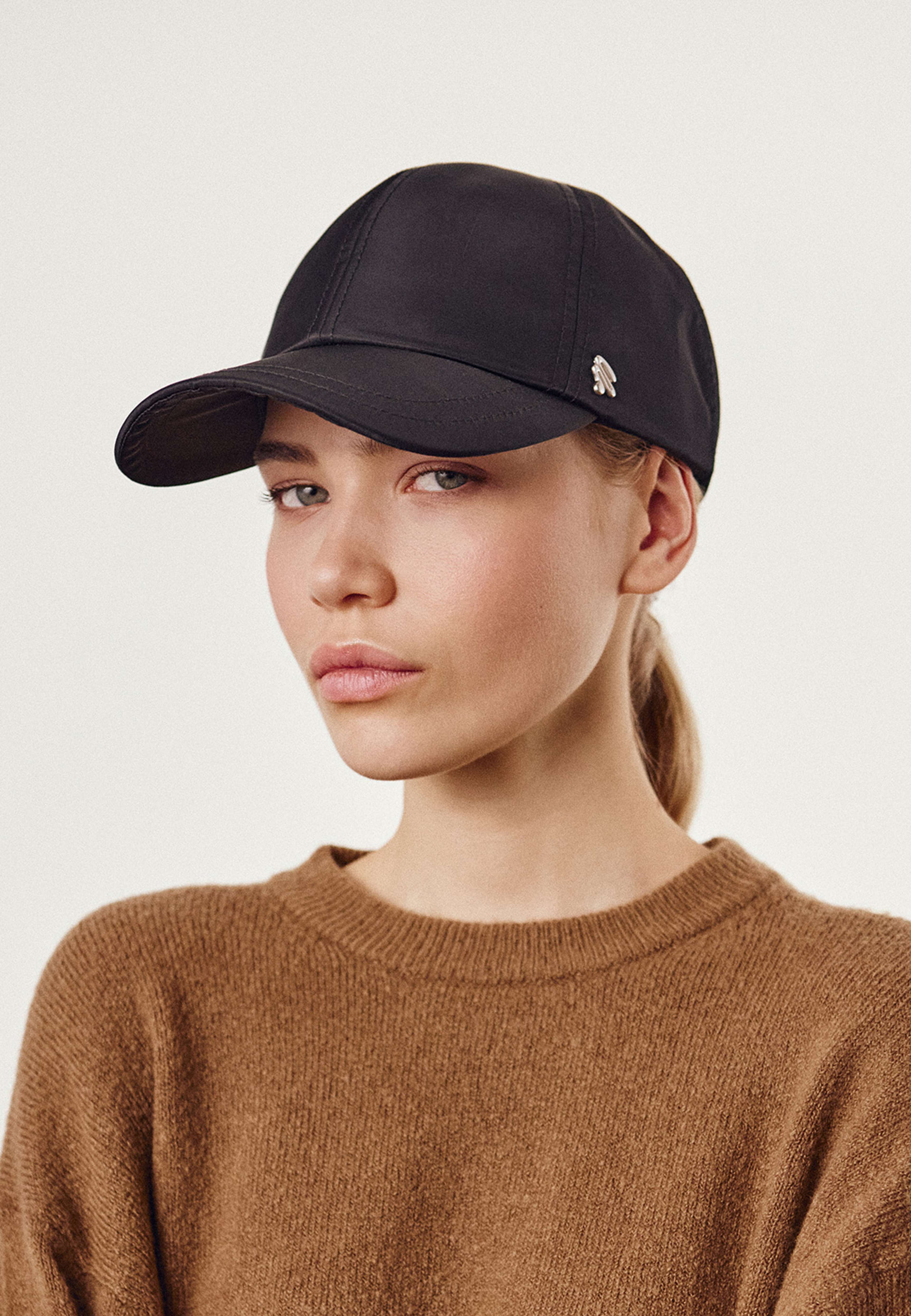 Dad Cap 105 Recylon, från Stiksen, i färgen black. Klicka för att öppna bilden i stort format