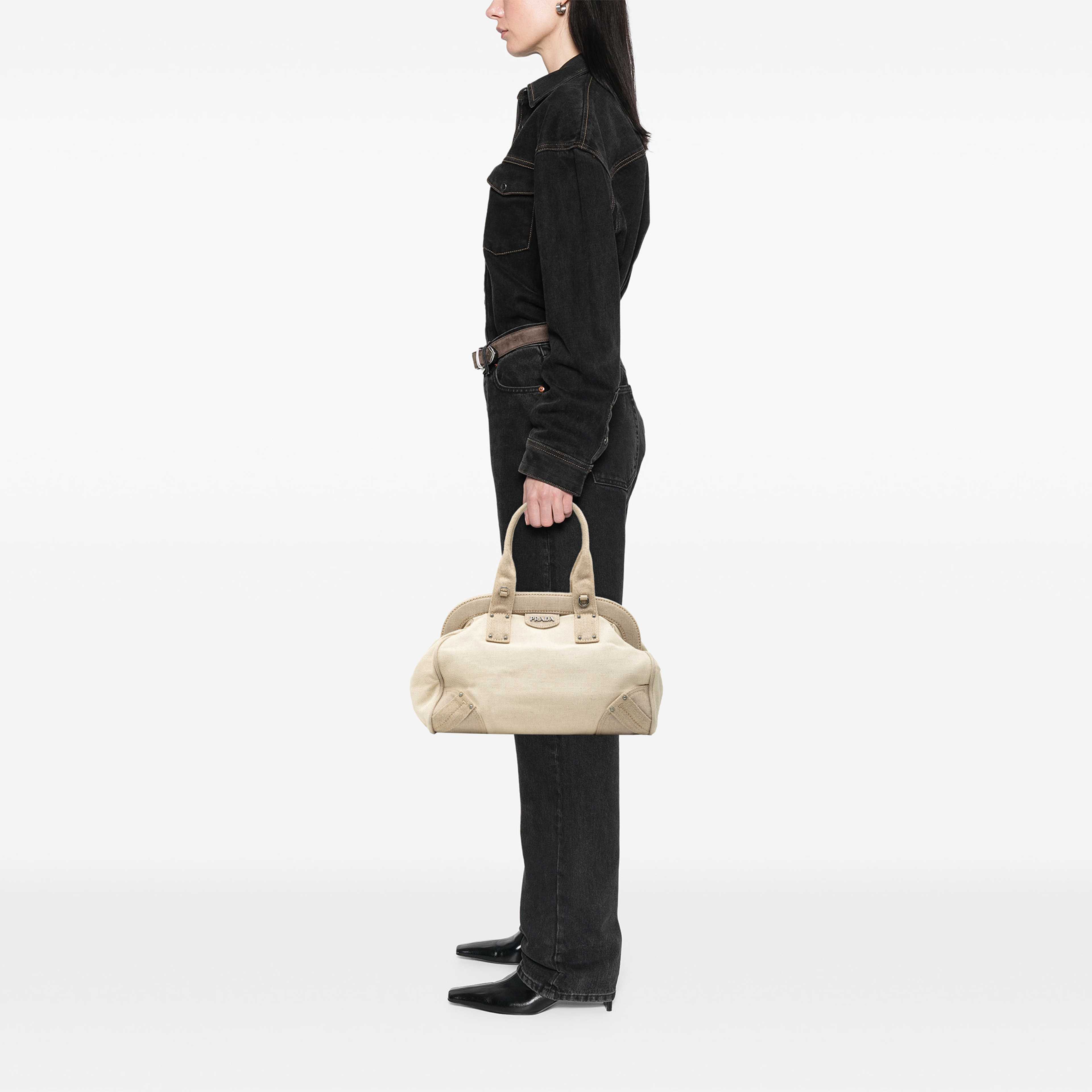 Prada Canvas Canapa Mistolino Frame Satchel, från Luxclusif, i färgen vit. Klicka för att öppna bilden i stort format