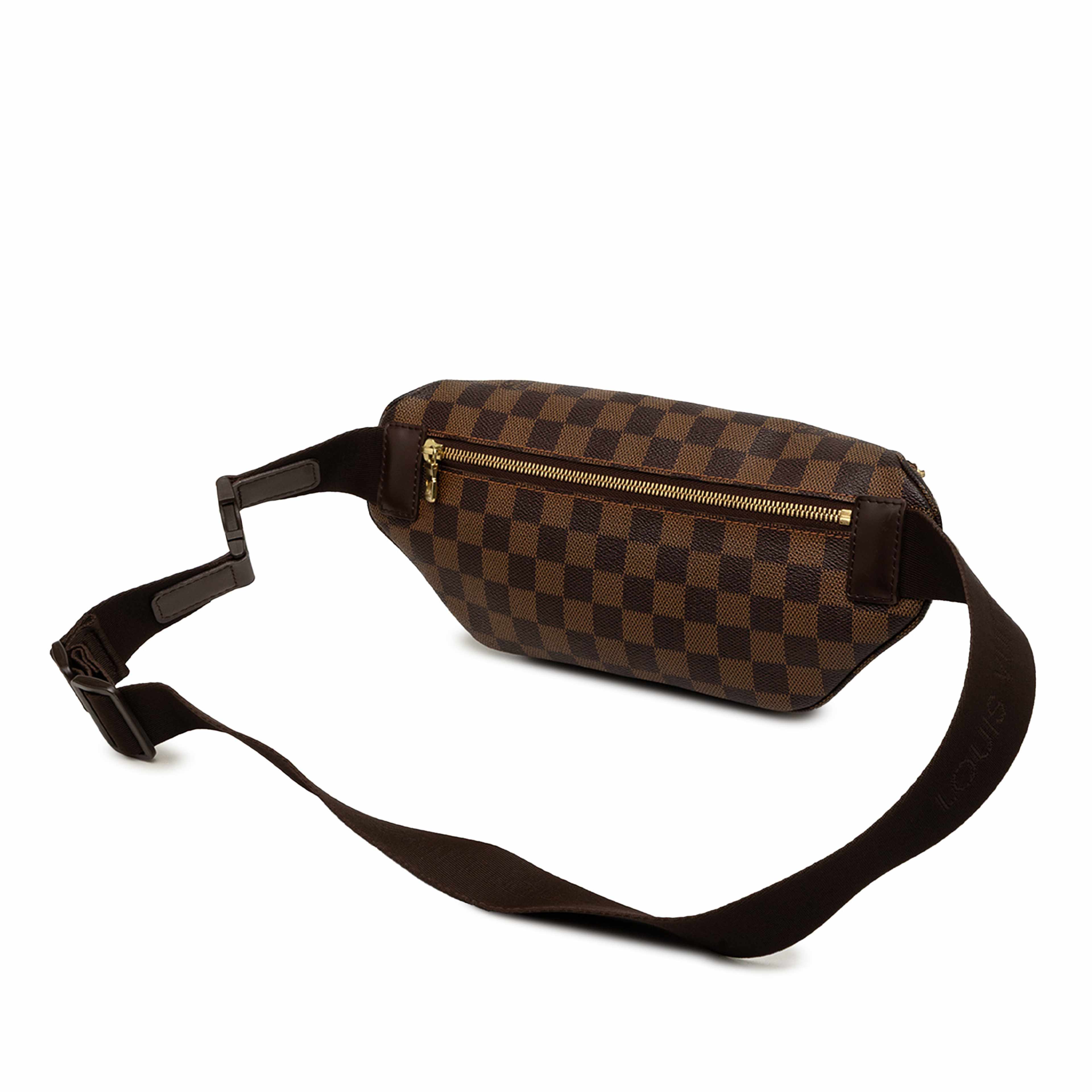 Louis Vuitton Damier Ebene Melville Bum Bag, från Luxclusif, i färgen brun. Klicka för att öppna bilden i stort format