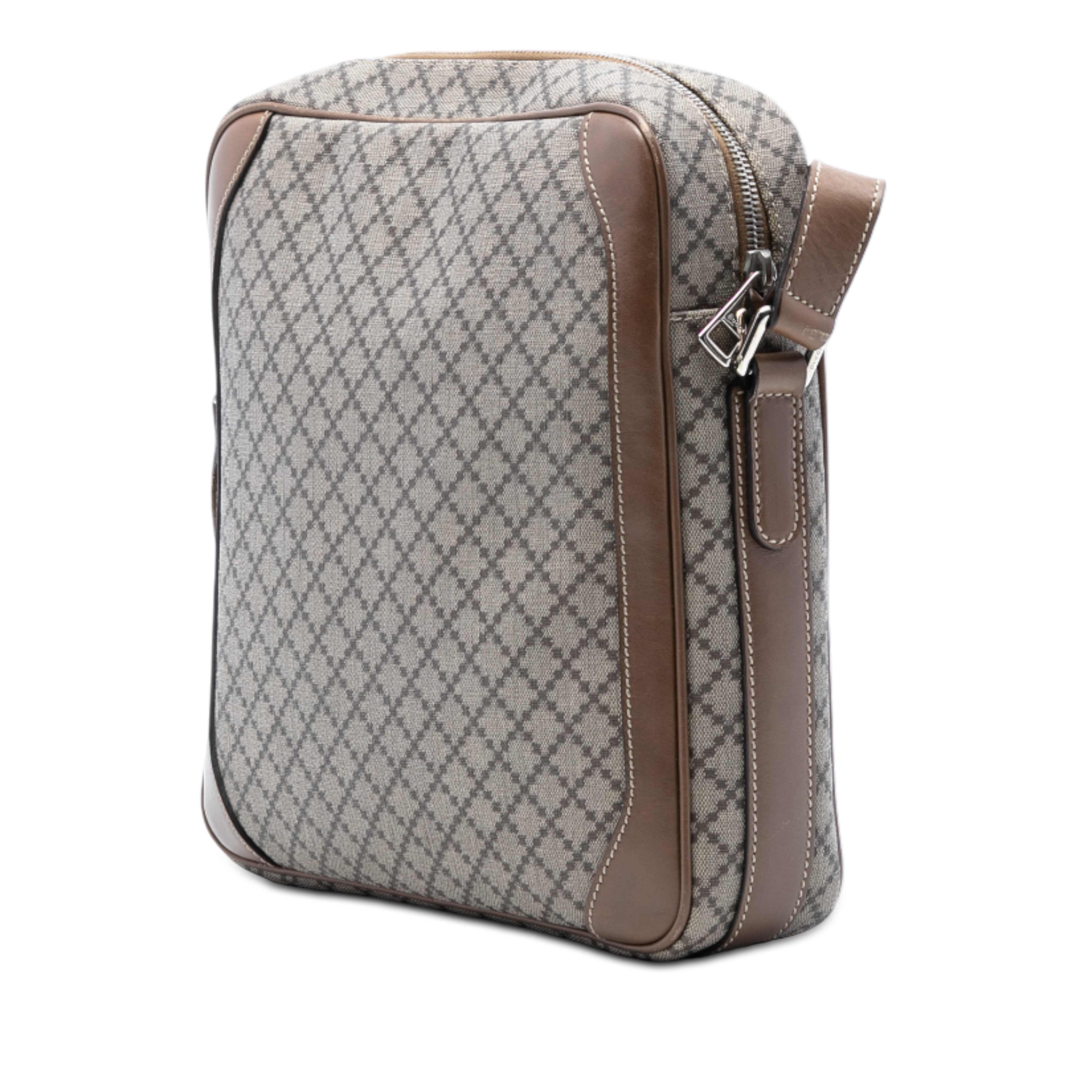 Gucci Diamante Coated Canvas Zip Crossbody, från Luxclusif, i färgen beige. Klicka för att öppna bilden i stort format