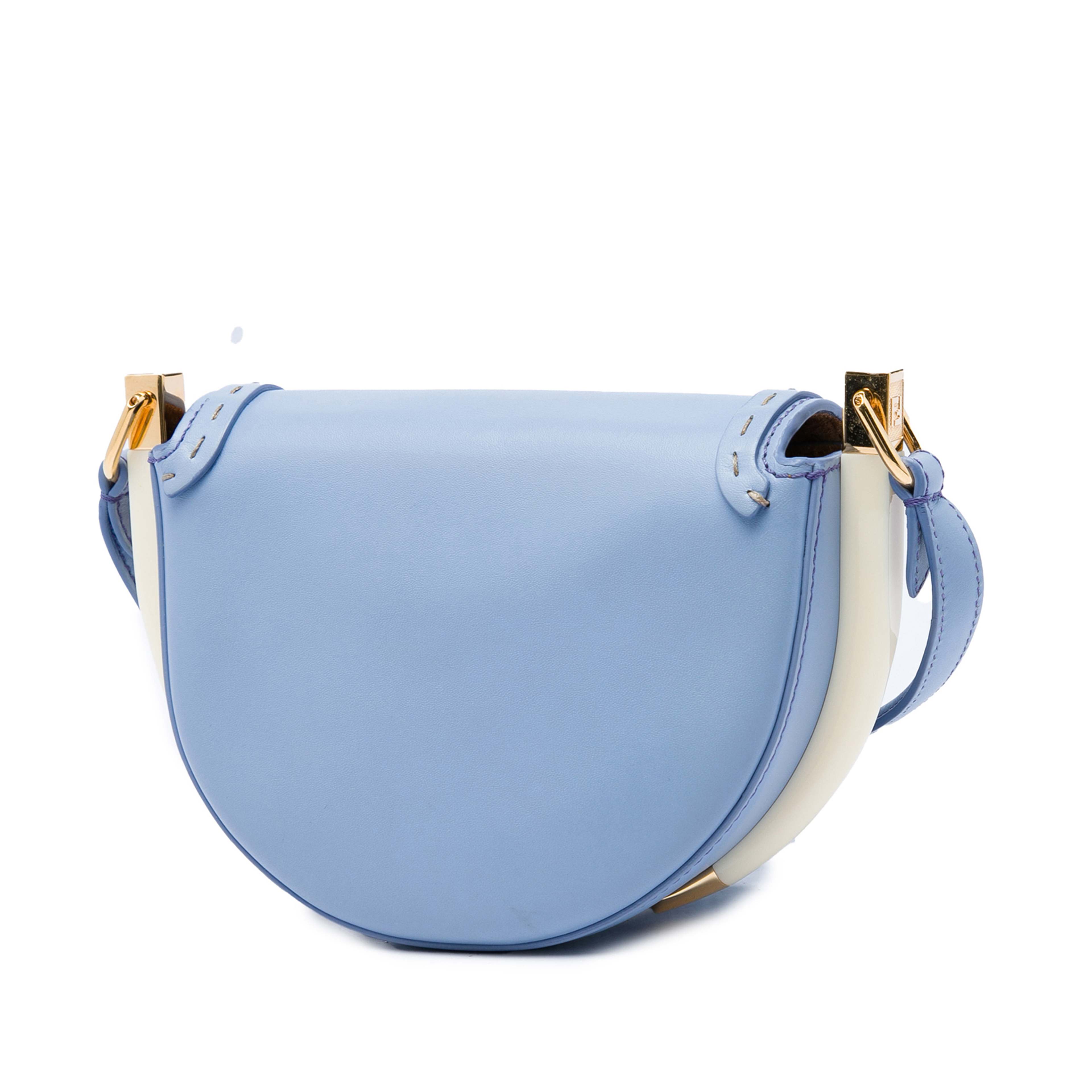 Fendi Leather Moonlight Crossbody, från Luxclusif, i färgen blå. Klicka för att öppna bilden i stort format
