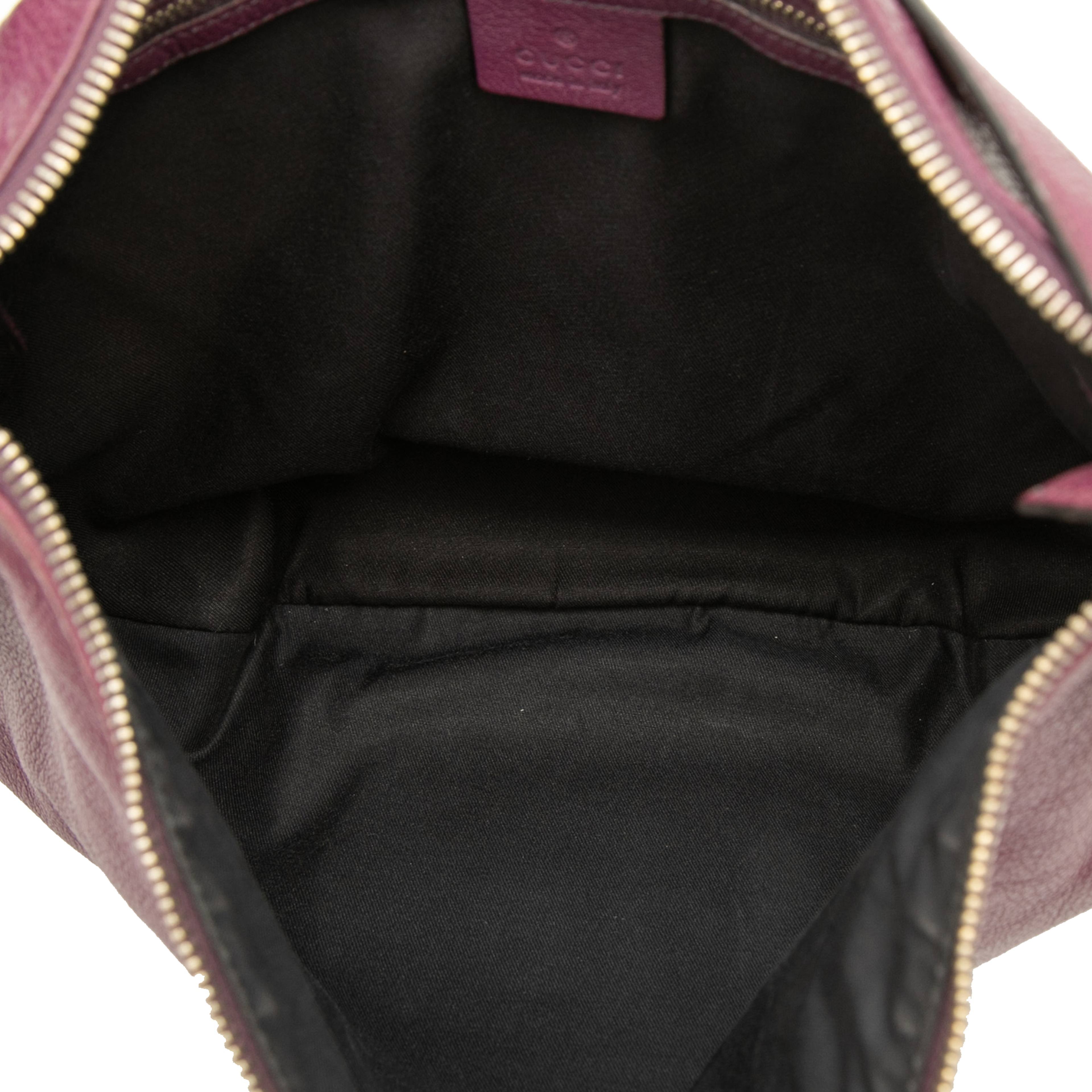 Gucci Calfskin Interlocking G Blondie Hobo, från Luxclusif, i färgen purpur. Klicka för att öppna bilden i stort format