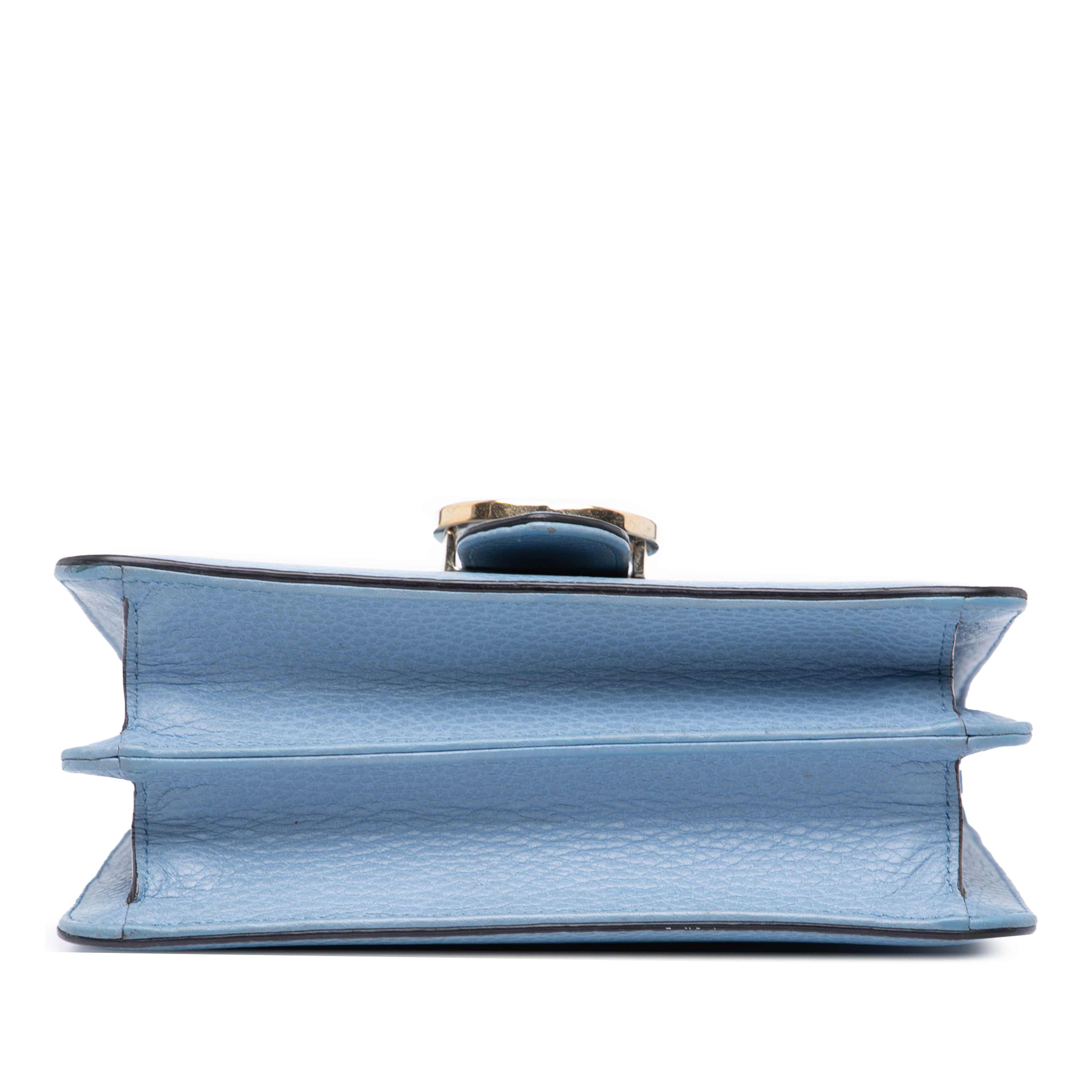 Gucci Small Dollar Calfskin Interlocking G Crossbody, från Luxclusif, i färgen blå. Klicka för att öppna bilden i stort format