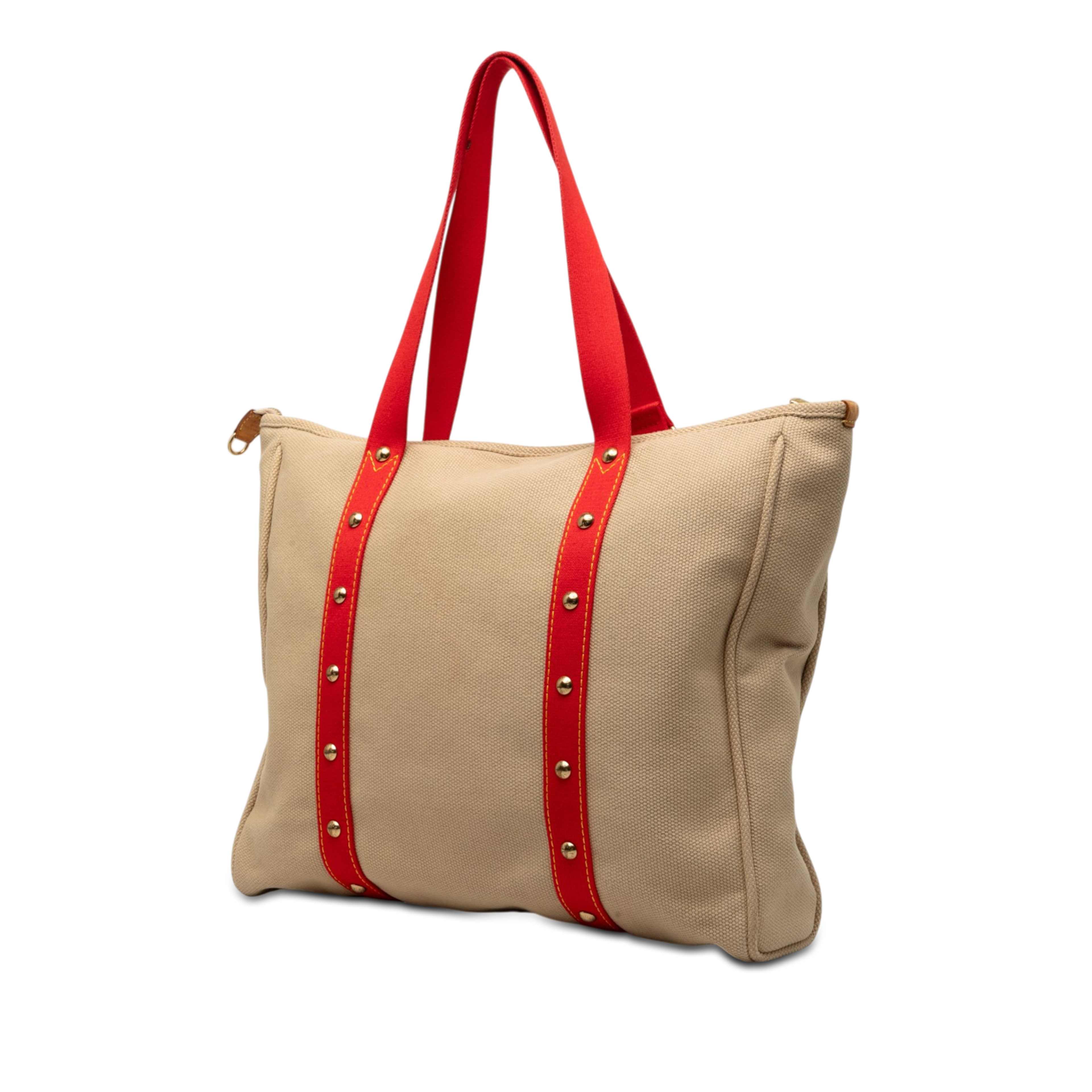 Louis Vuitton Antigua Cabas Gm, från Luxclusif, i färgen beige. Klicka för att öppna bilden i stort format