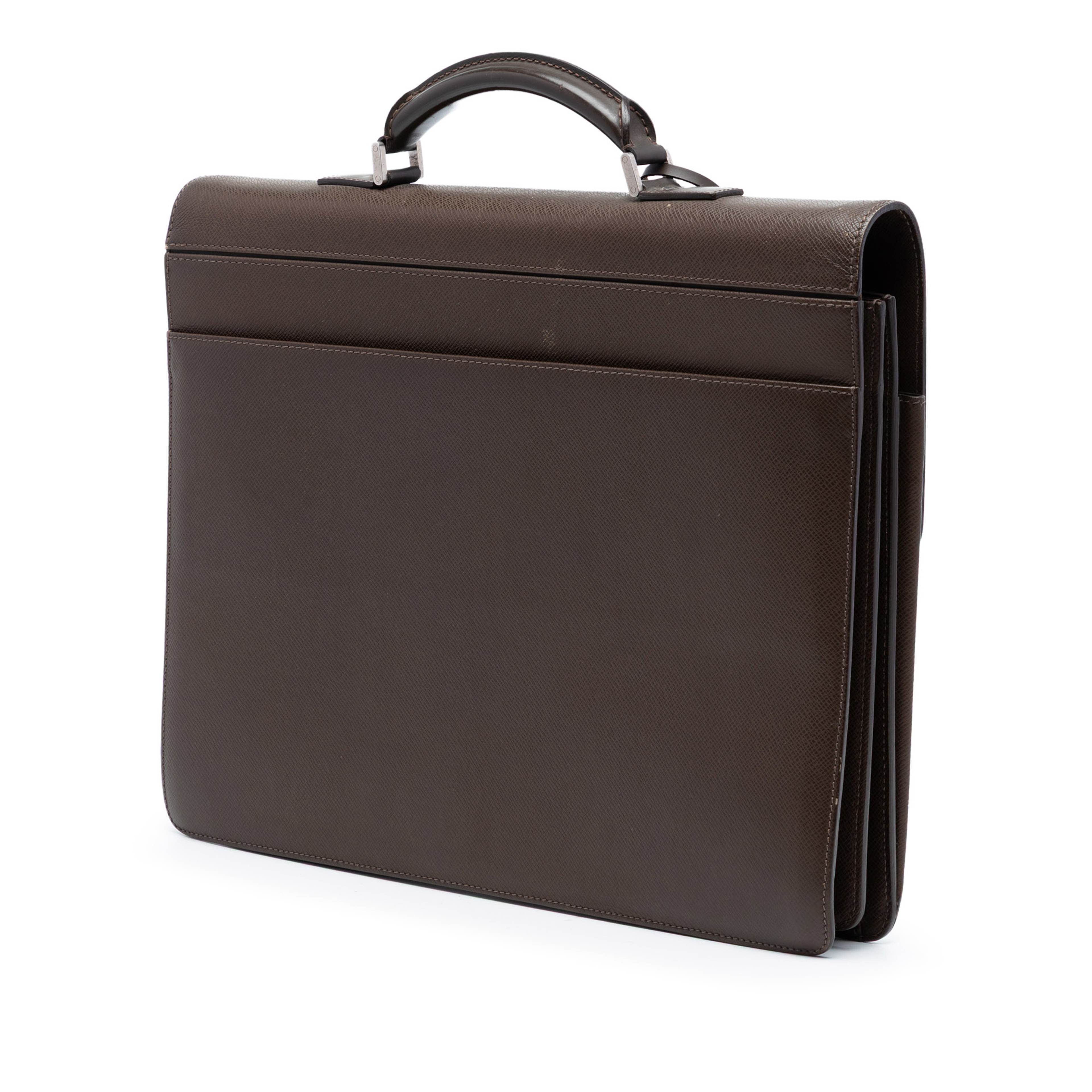 Louis Vuitton Taiga Laguito, från Luxclusif, i färgen dark brown. Klicka för att öppna bilden i stort format