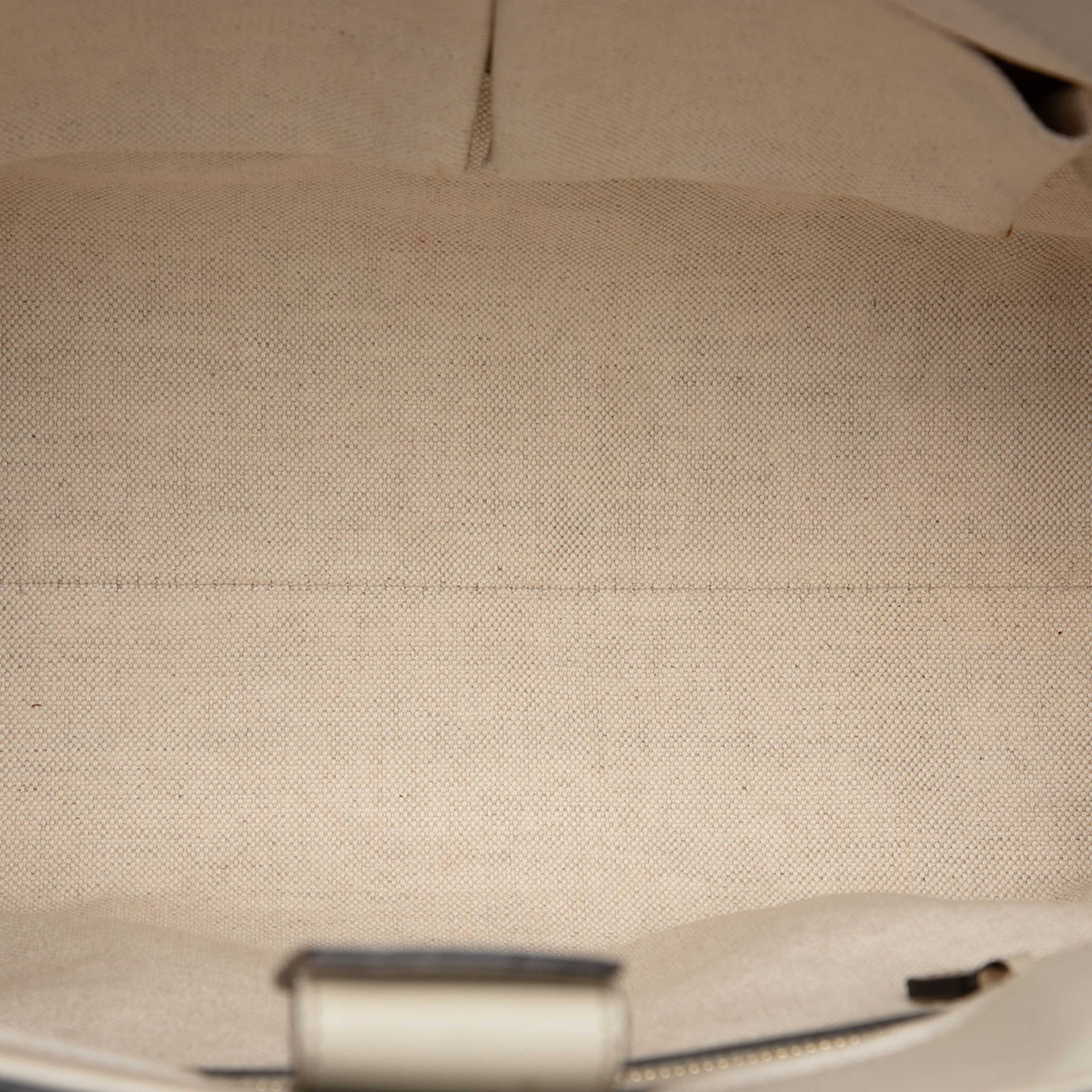 Gucci Gg Canvas Web Mayfair Tote, från Luxclusif, i färgen vit. Klicka för att öppna bilden i stort format
