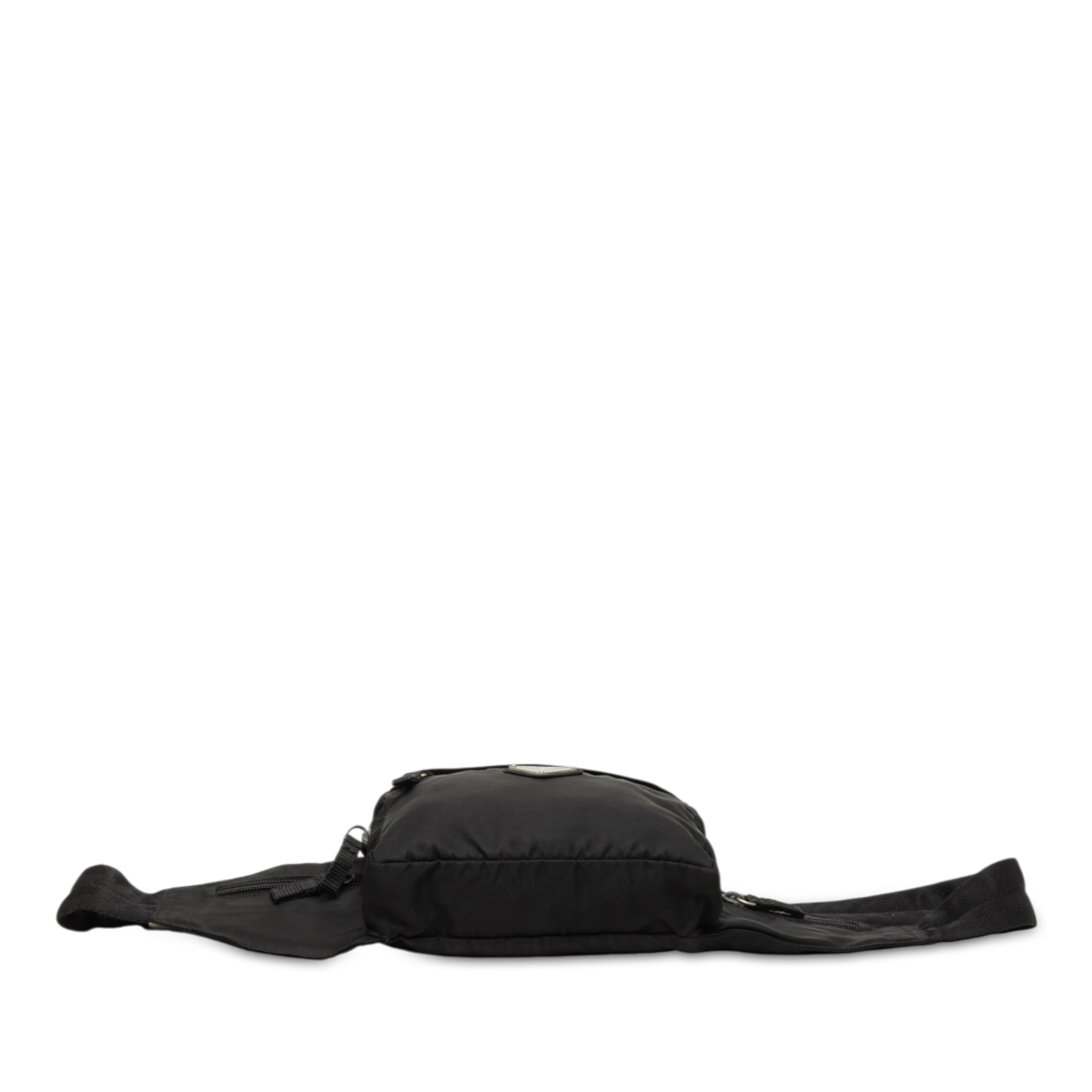 Prada Tessuto Belt Bag, från Luxclusif, i färgen svart. Klicka för att öppna bilden i stort format