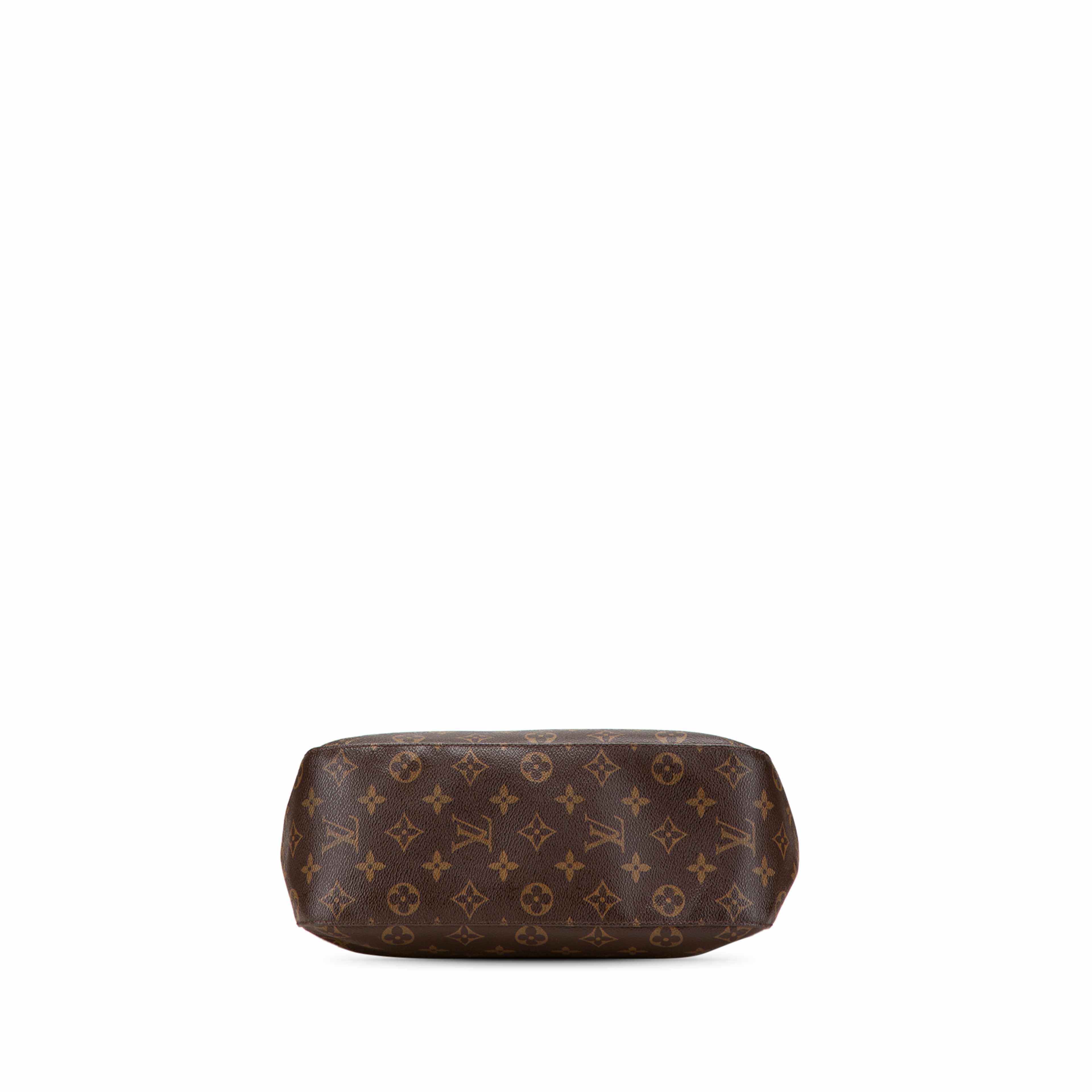 Louis Vuitton Monogram Looping Gm, från Luxclusif, i färgen brown.