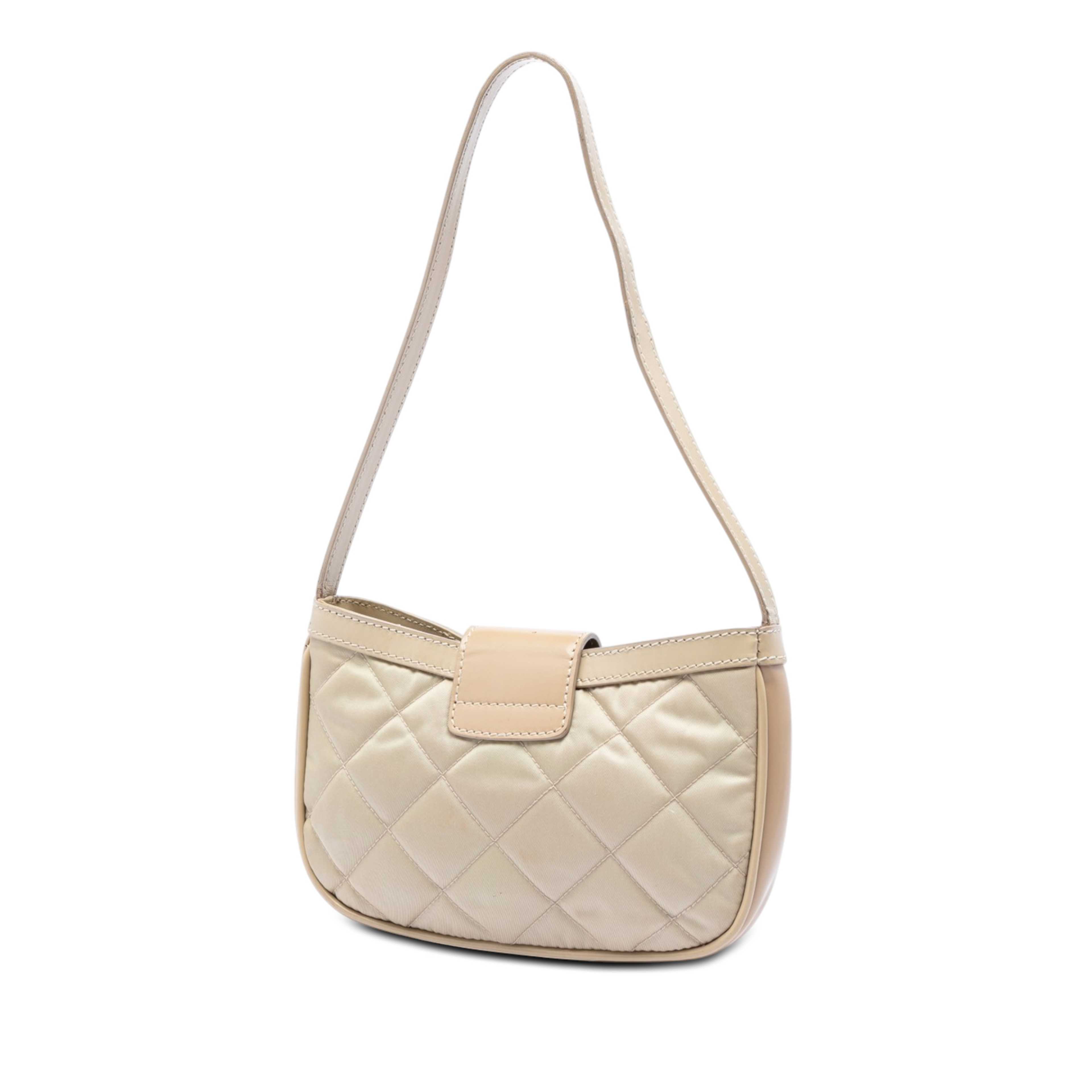 Burberry Quilted Nylon And Leather Sophie Shoulder Bag, från Luxclusif, i färgen light beige. Klicka för att öppna bilden i stort format