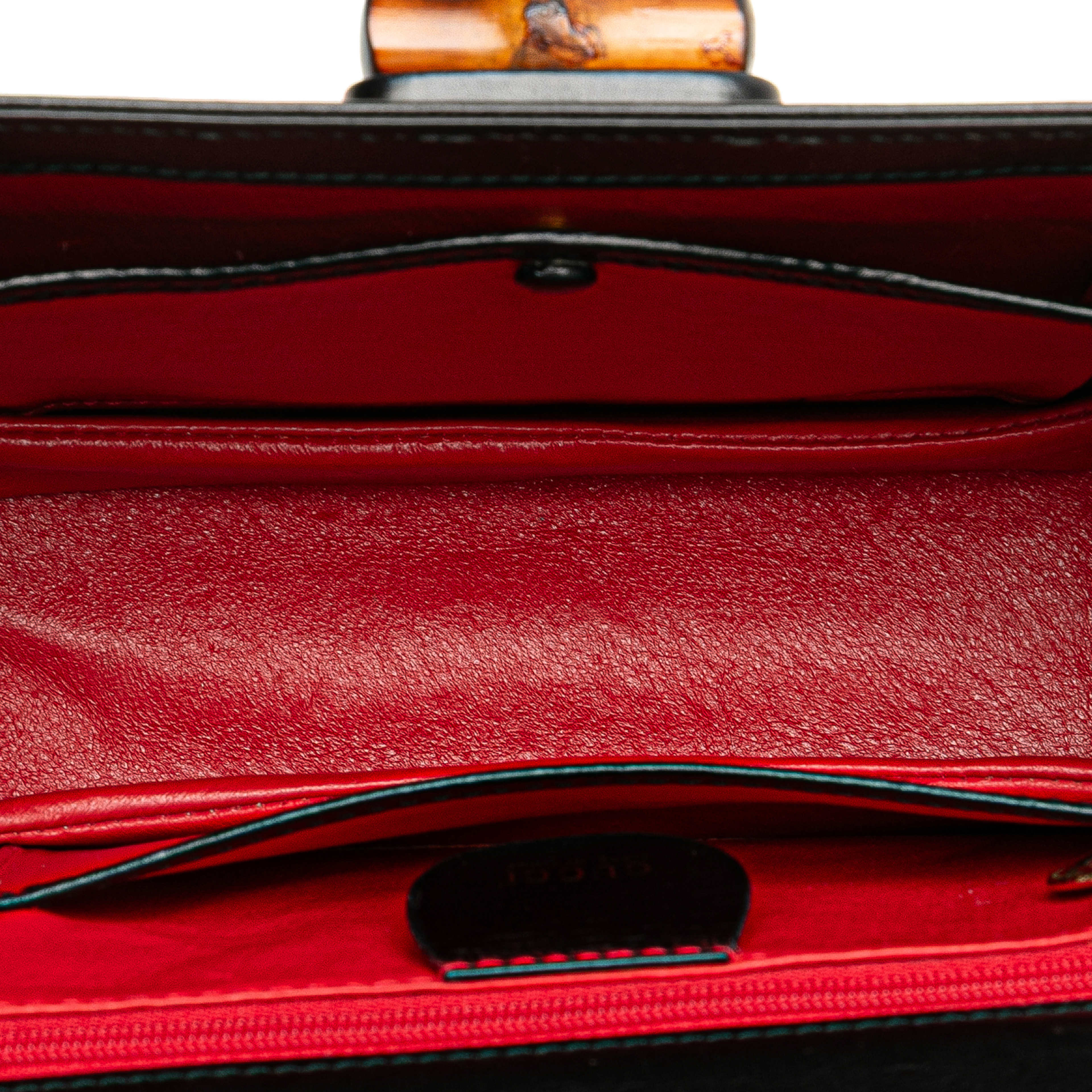 Gucci Calfskin Bamboo Night, från Luxclusif, i färgen black. Klicka för att öppna bilden i stort format