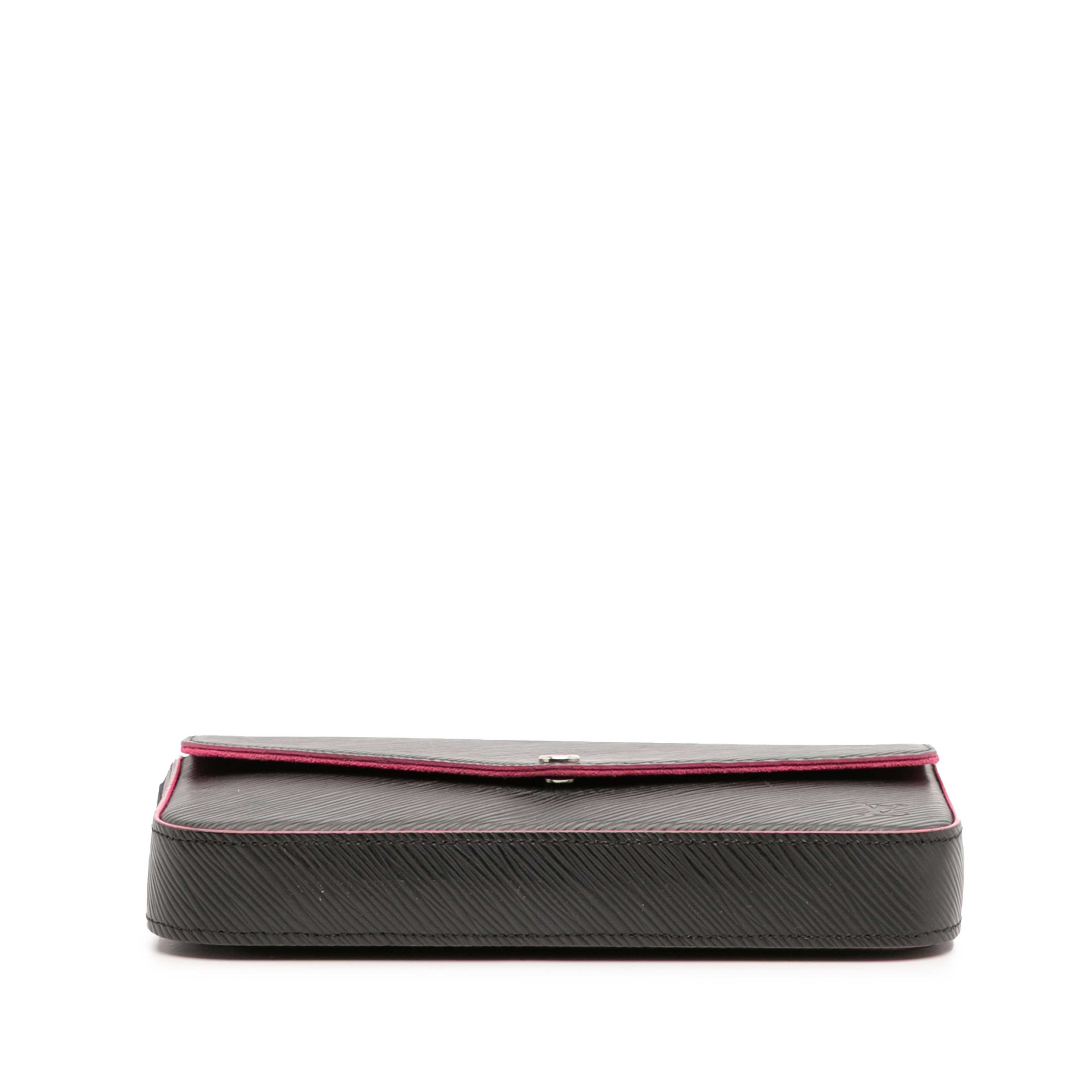 Louis Vuitton Epi Pochette Felicie, från Luxclusif, i färgen black.