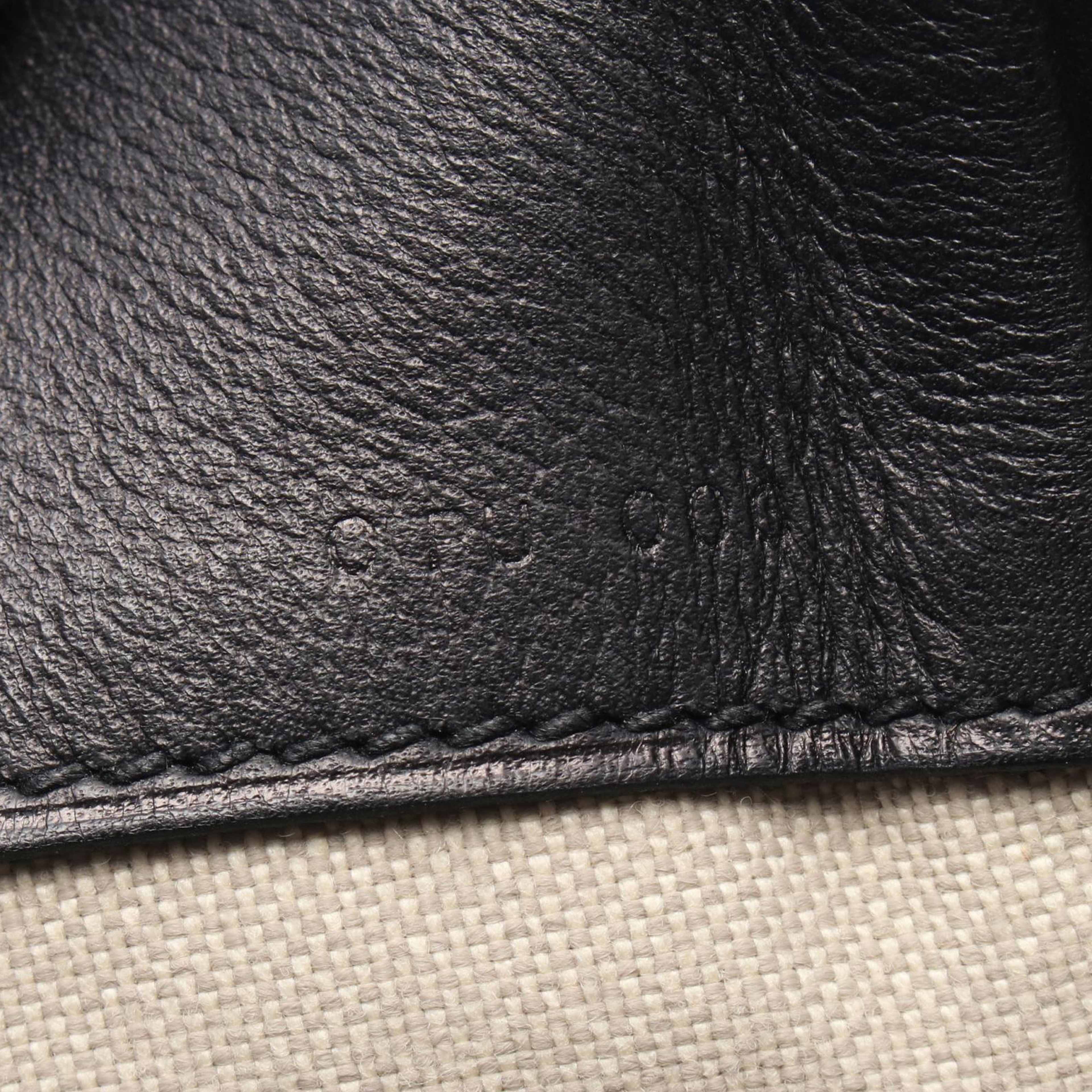 Hermès Evergrain Sac A Dos Flash Backpack, från Luxclusif, i färgen black.
