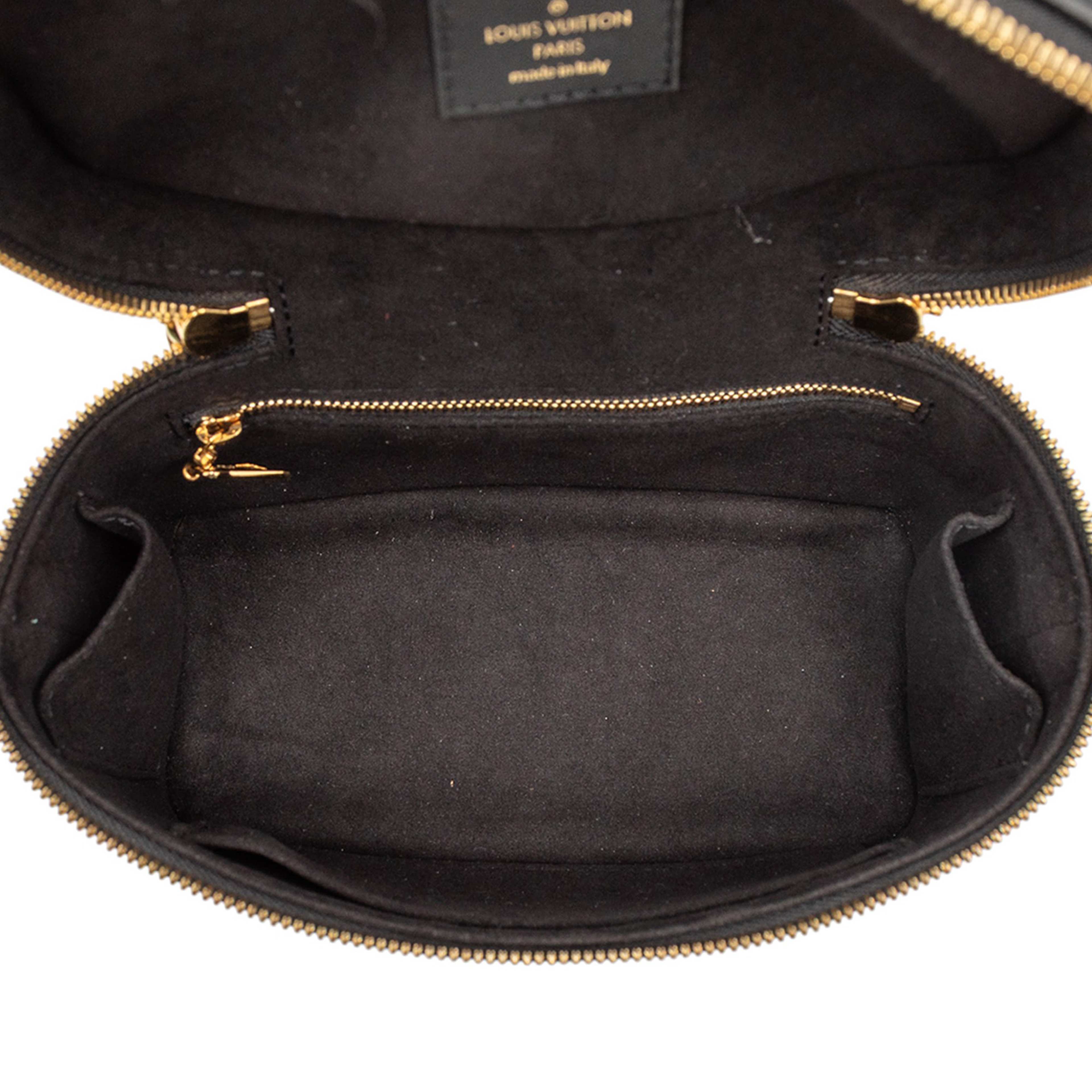 Louis Vuitton Monogram Giant Empreinte Vanity Pm, från Luxclusif, i färgen black. Klicka för att öppna bilden i stort format