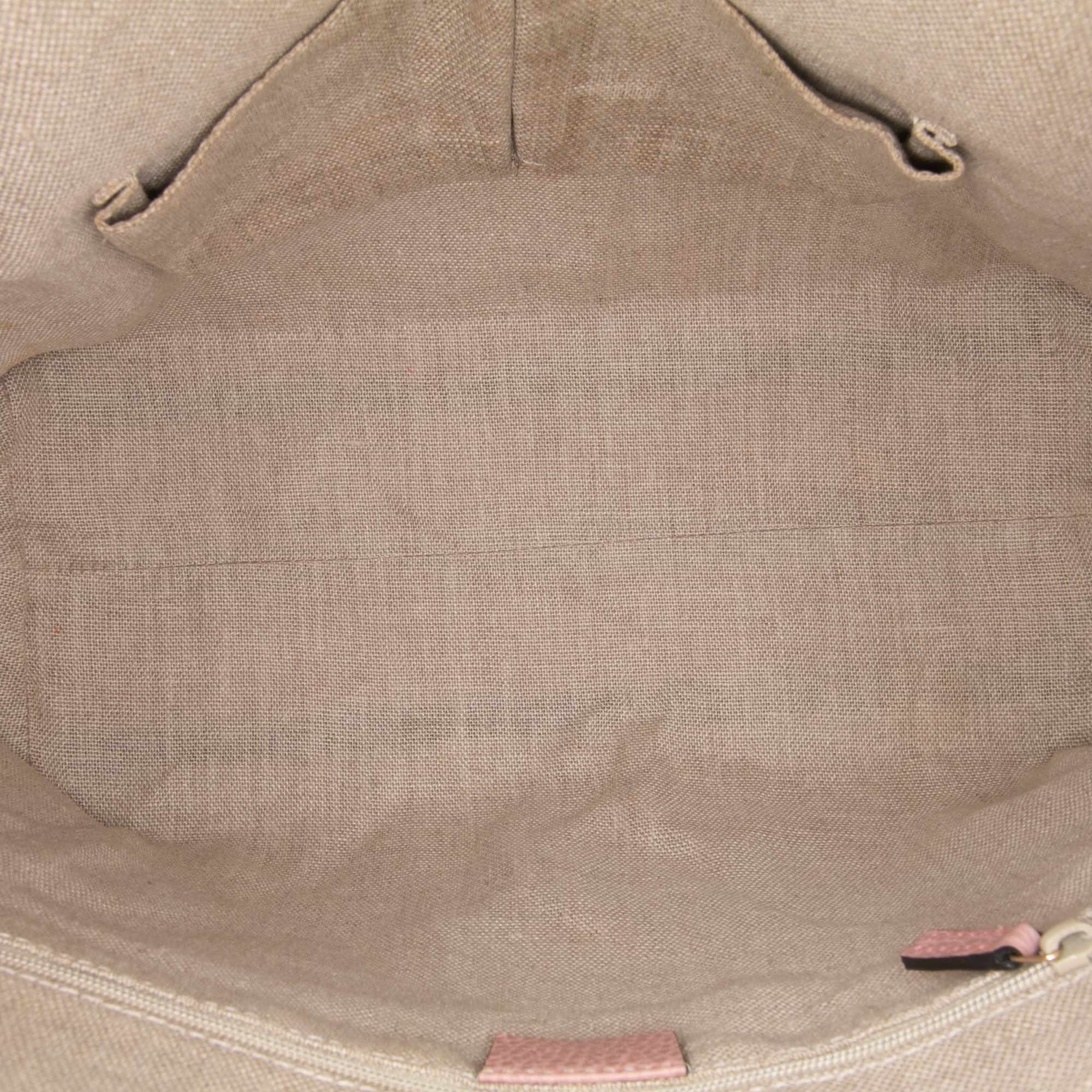 Gucci Medium Leather Gg Charm Dome Satchel, från Luxclusif, i färgen pink. Klicka för att öppna bilden i stort format