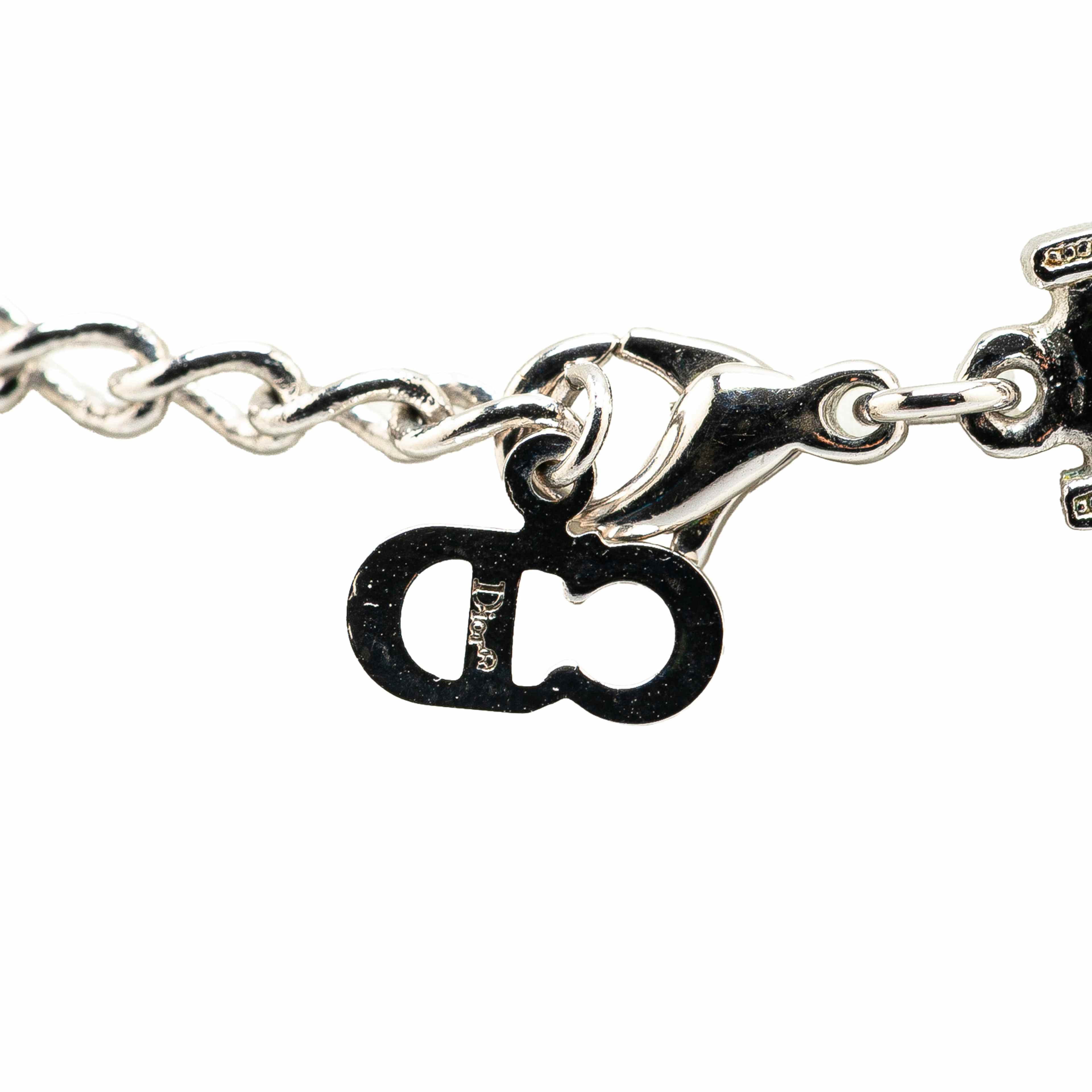 Dior Silver Double Chain Crystal D Logo Pendant Necklace, från Luxclusif, i färgen silver. Klicka för att öppna bilden i stort format