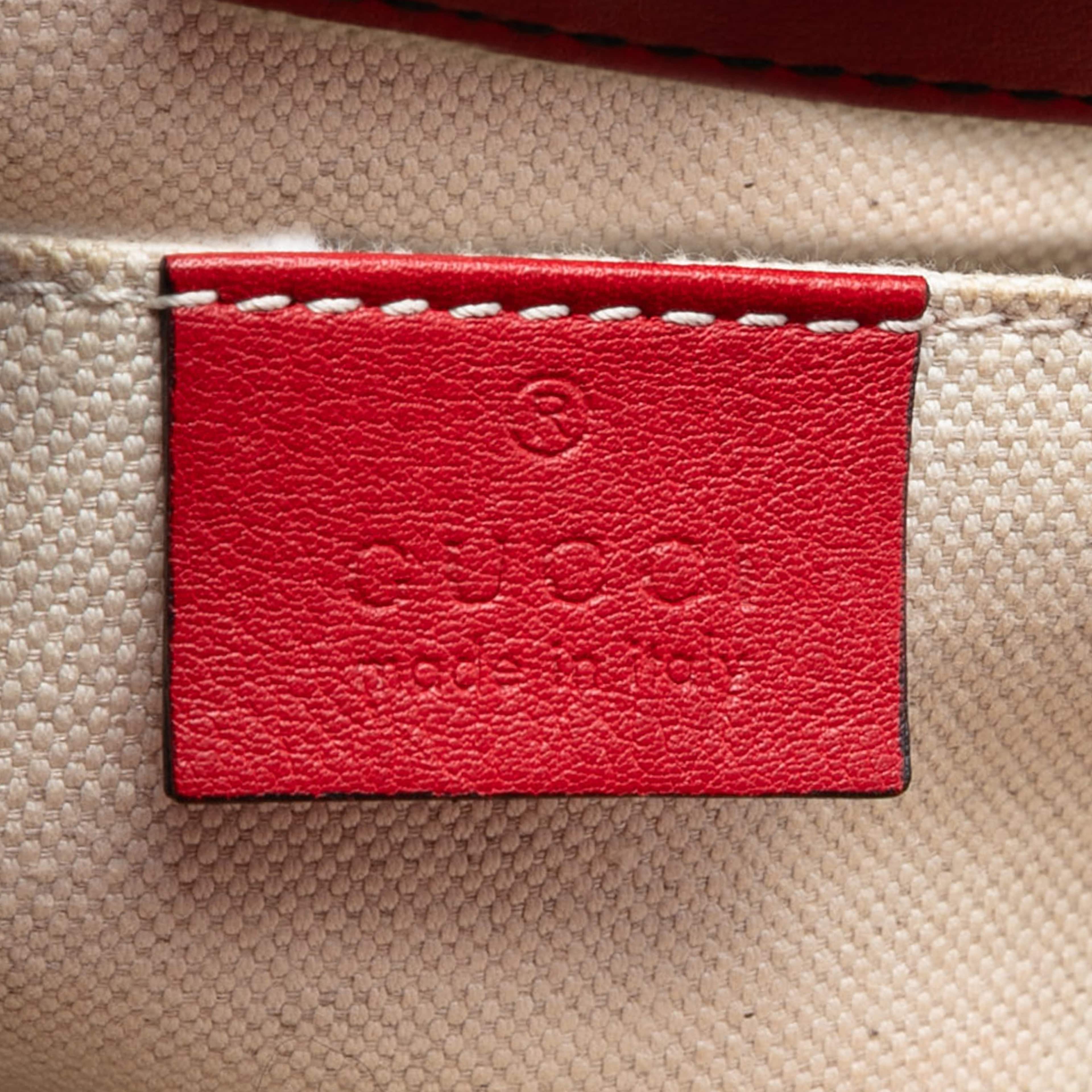 Gucci Medium Guccissima Emily Shoulder Bag, från Luxclusif, i färgen red. Klicka för att öppna bilden i stort format