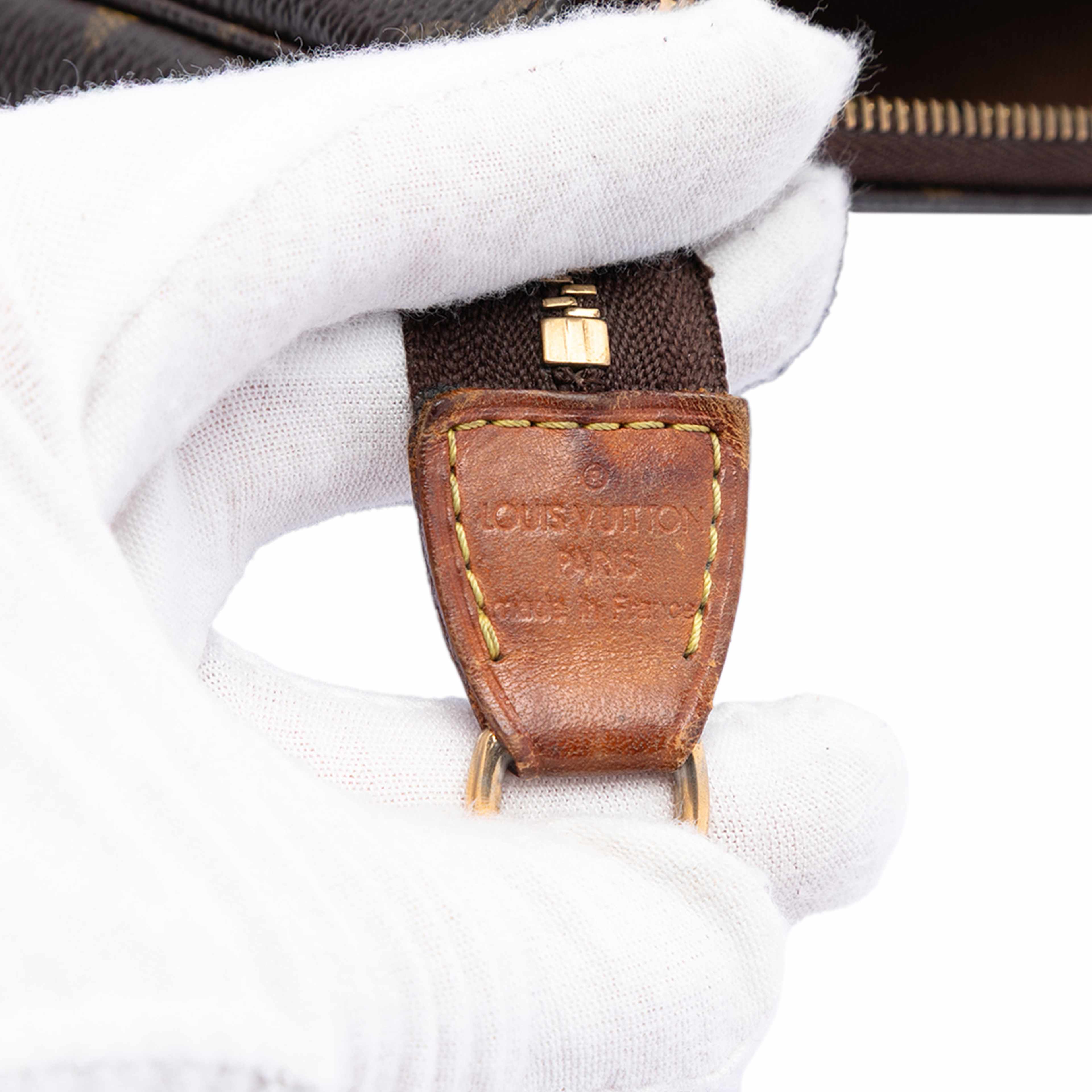 Louis Vuitton Monogram Pochette Accessoires, från Luxclusif, i färgen brown. Klicka för att öppna bilden i stort format