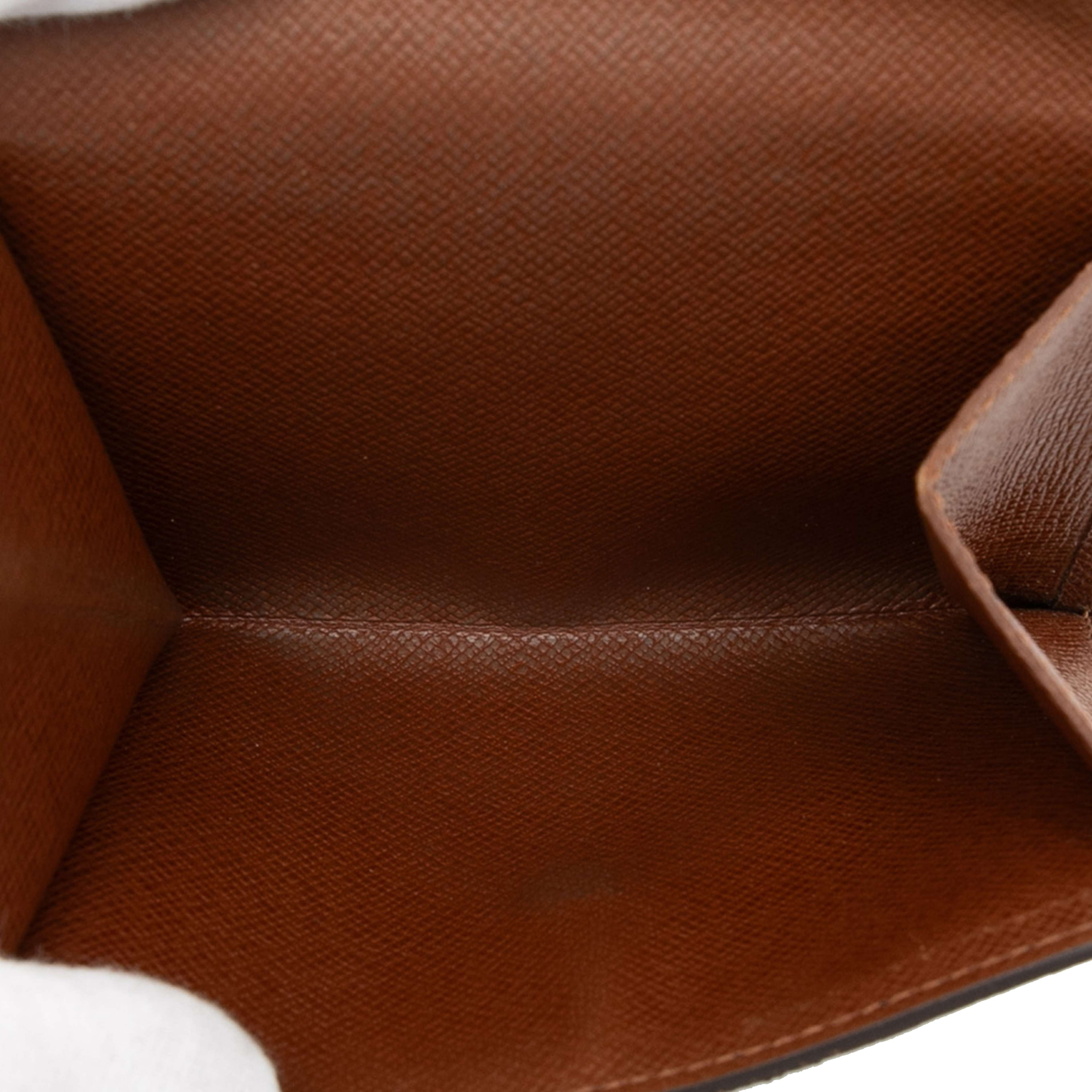 Louis Vuitton Monogram Portefuille Elise Trifold Wallet, från Luxclusif, i färgen brown. Klicka för att öppna bilden i stort format