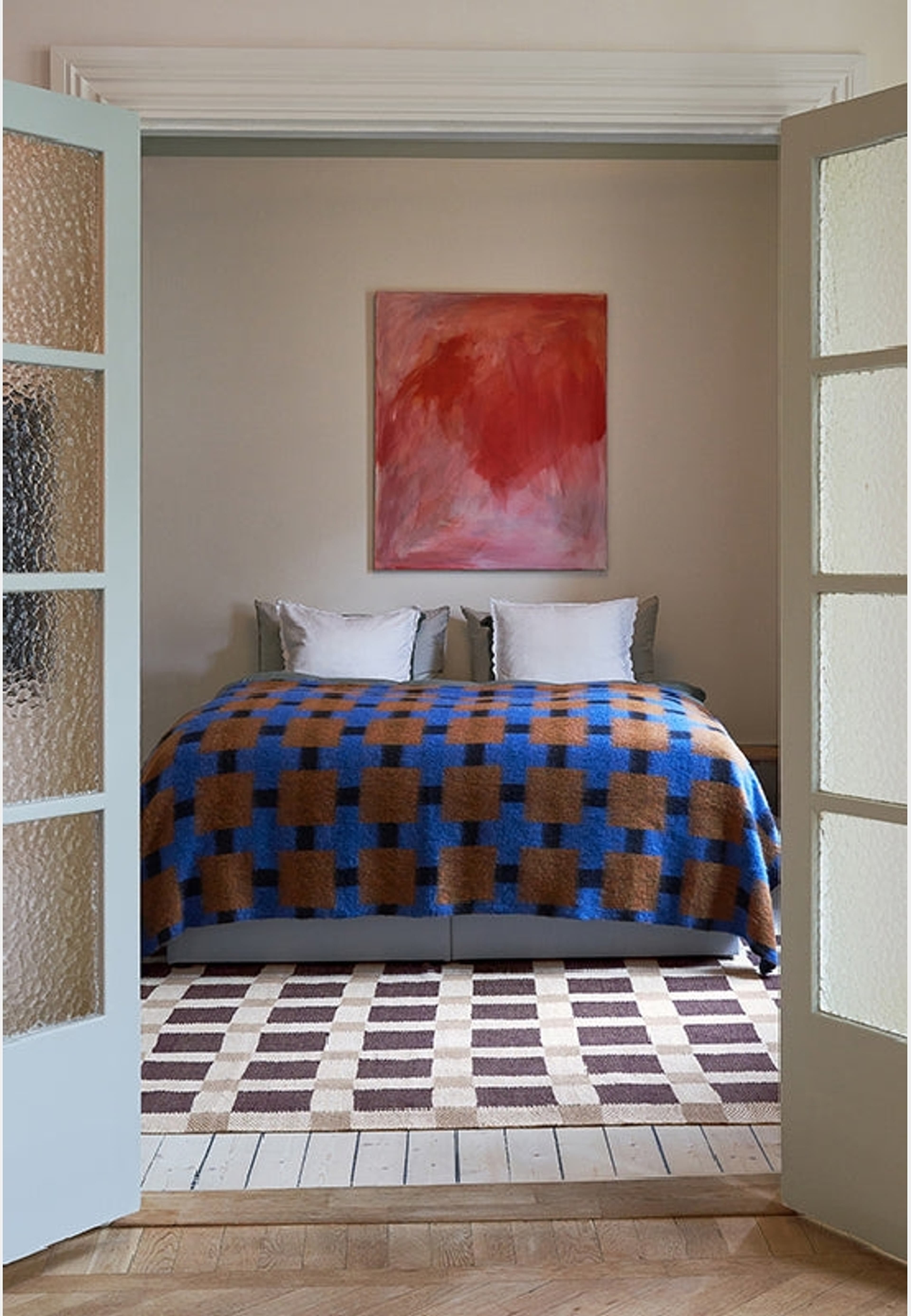 Evelina Kroon Jutematta 280x270cm, från Layered, i färgen sesame. Klicka för att öppna bilden i stort format