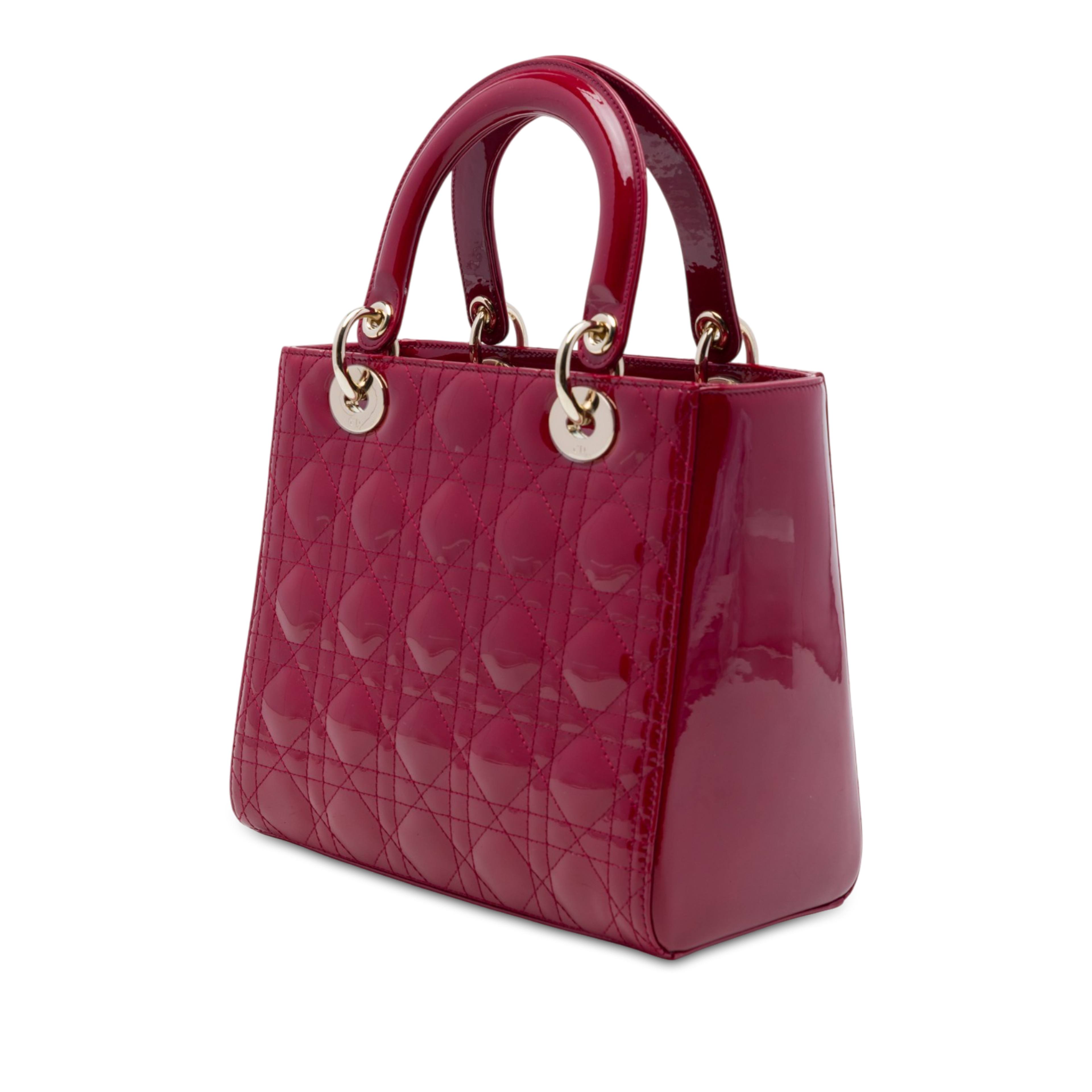 Dior Medium Patent Cannage Lady Dior, från Luxclusif, i färgen röd. Klicka för att öppna bilden i stort format