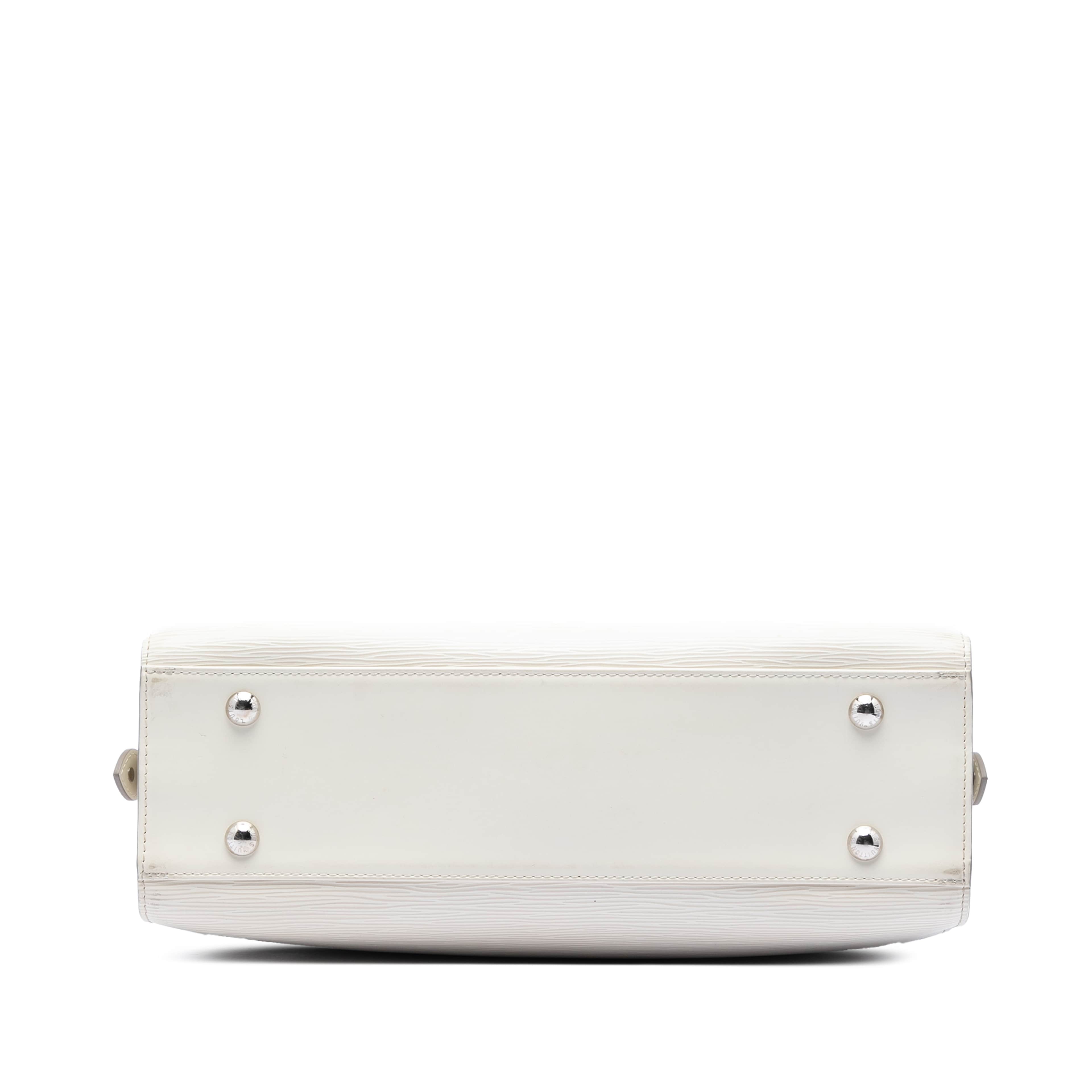 Louis Vuitton Epi Pont Neuf Gm, från Luxclusif, i färgen white. Klicka för att öppna bilden i stort format