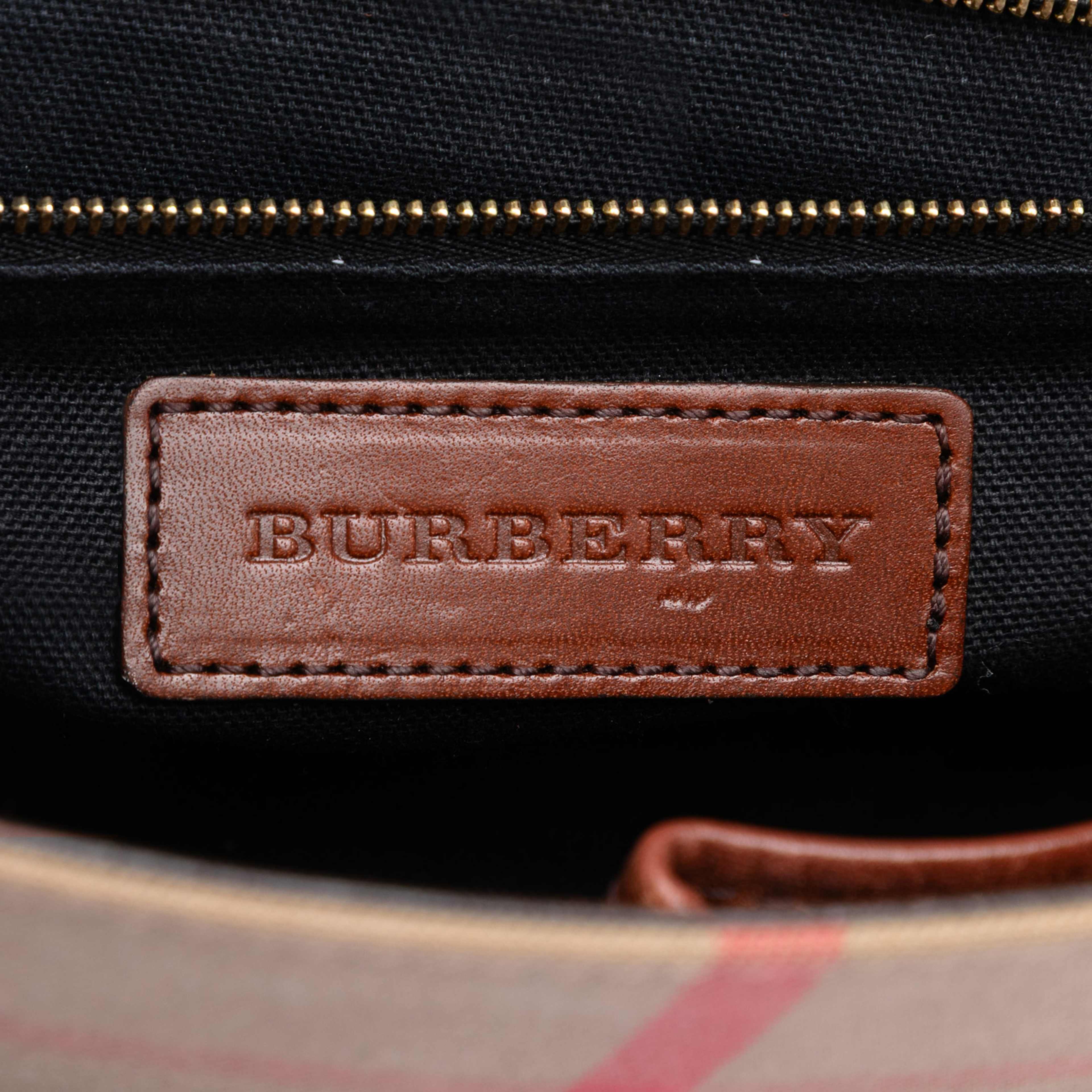 Burberry Leather And House Check Canvas Bridle Abbott Crossbody, från Luxclusif, i färgen brown. Klicka för att öppna bilden i stort format