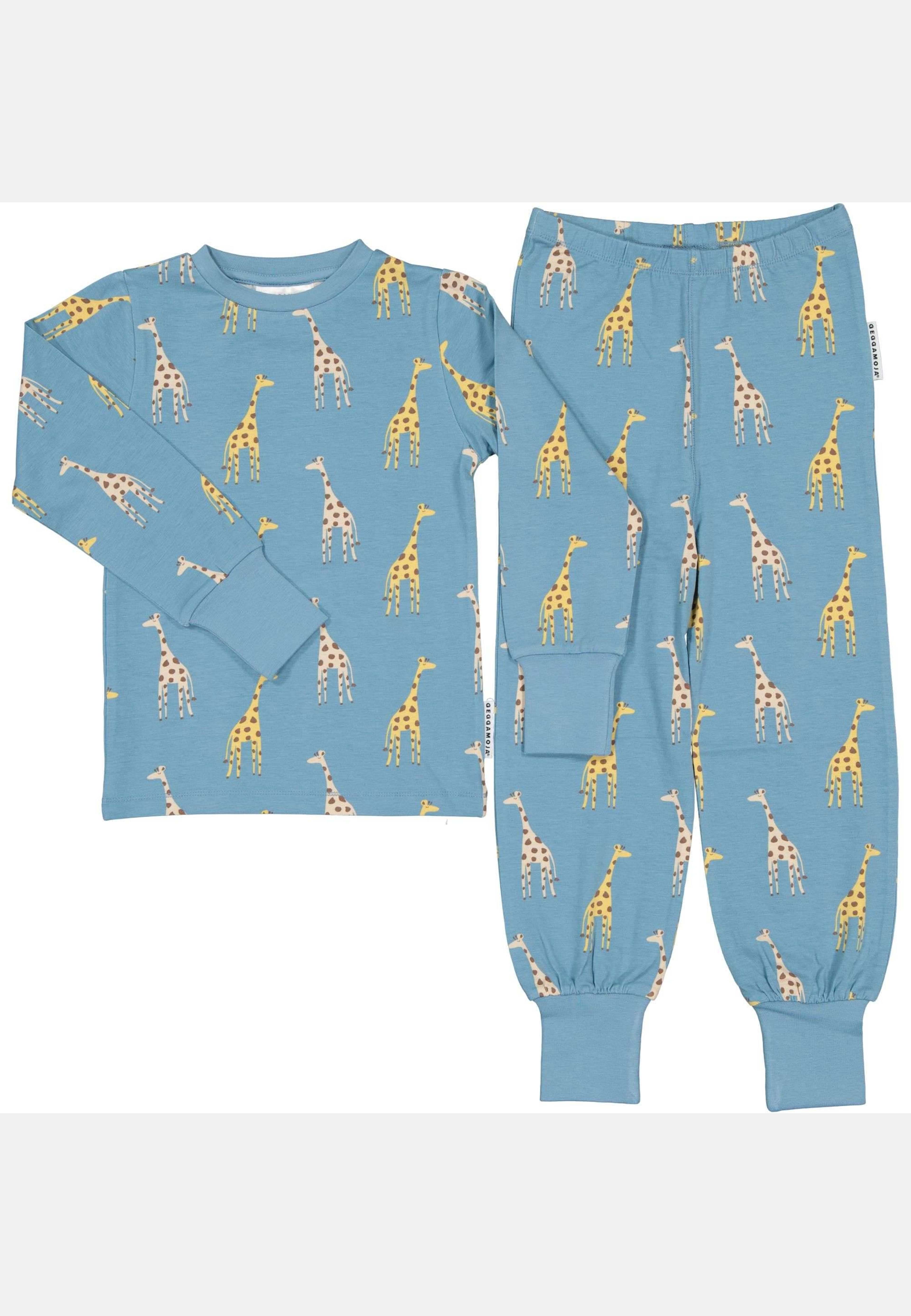 Pyjamas Tvådelad Bambu, från Geggamoja, i färgen blue giraffe. Klicka för att öppna bilden i stort format