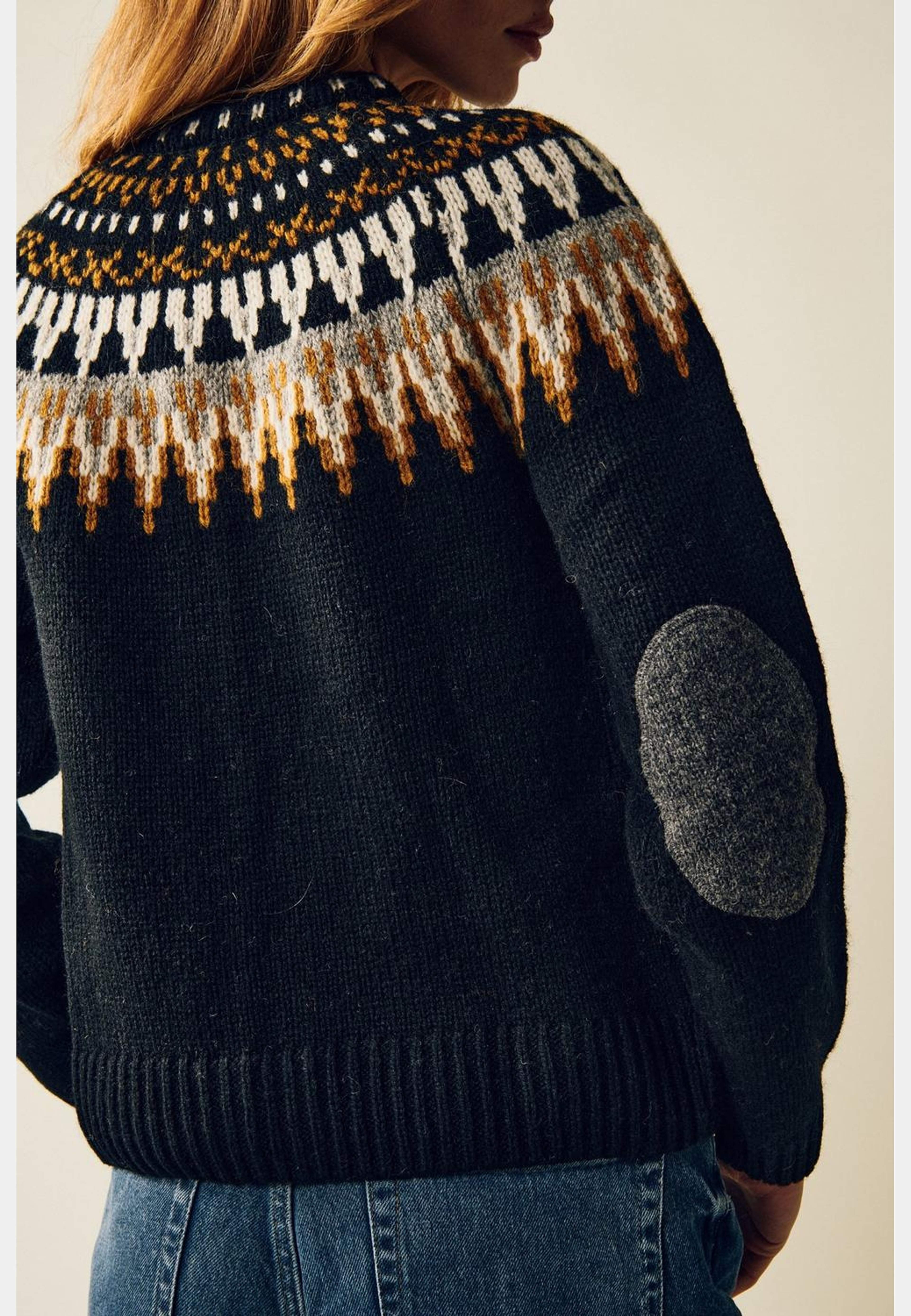 Joelle Cardigan, från Jumperfabriken, i färgen black. Klicka för att öppna bilden i stort format
